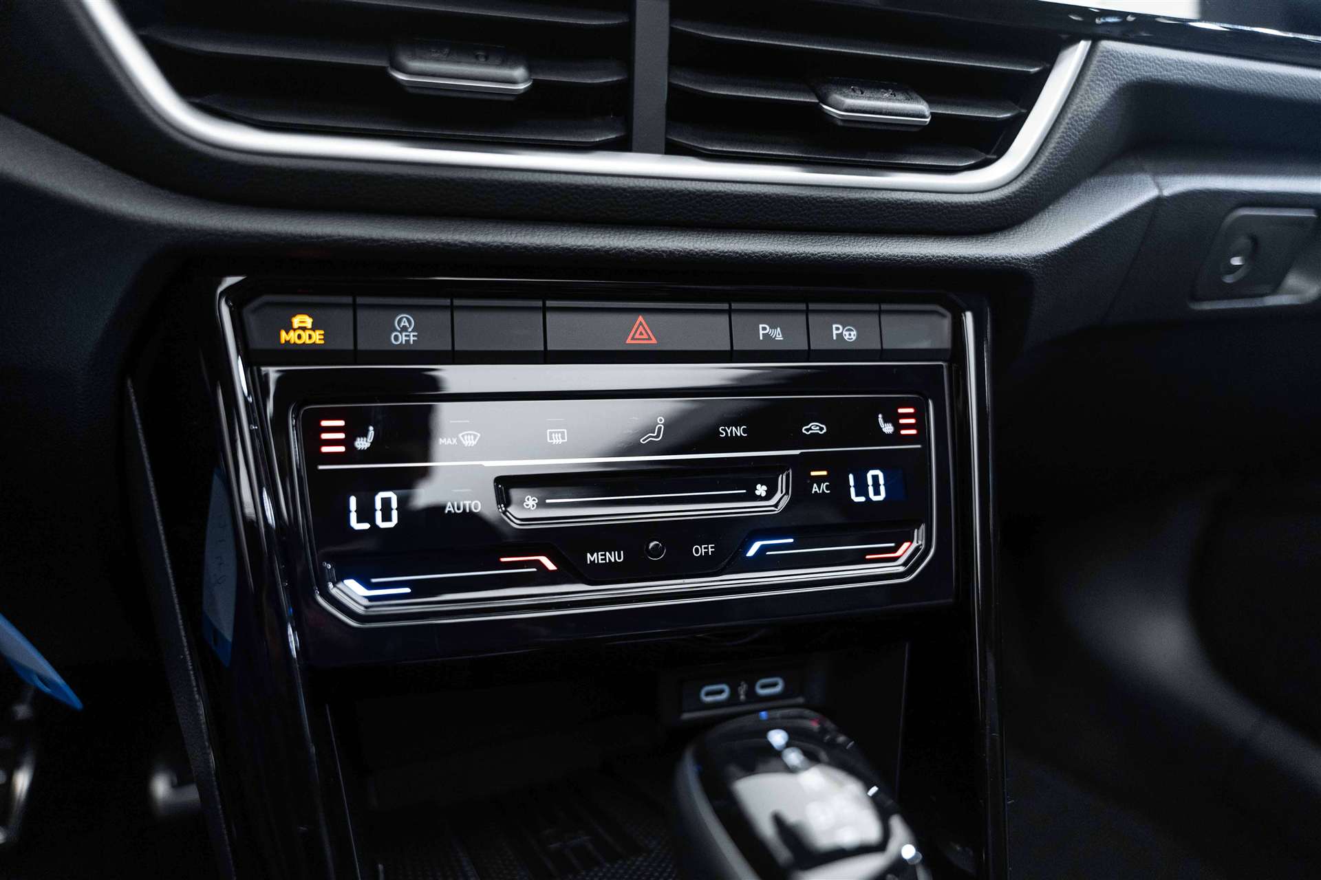 VW VW T-Roc Cabriolet 1.5 TSI EVO R-Line DSG-image-25