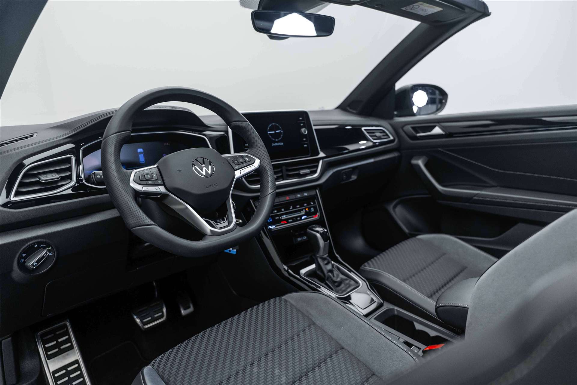 VW VW T-Roc Cabriolet 1.5 TSI EVO R-Line DSG-image-10
