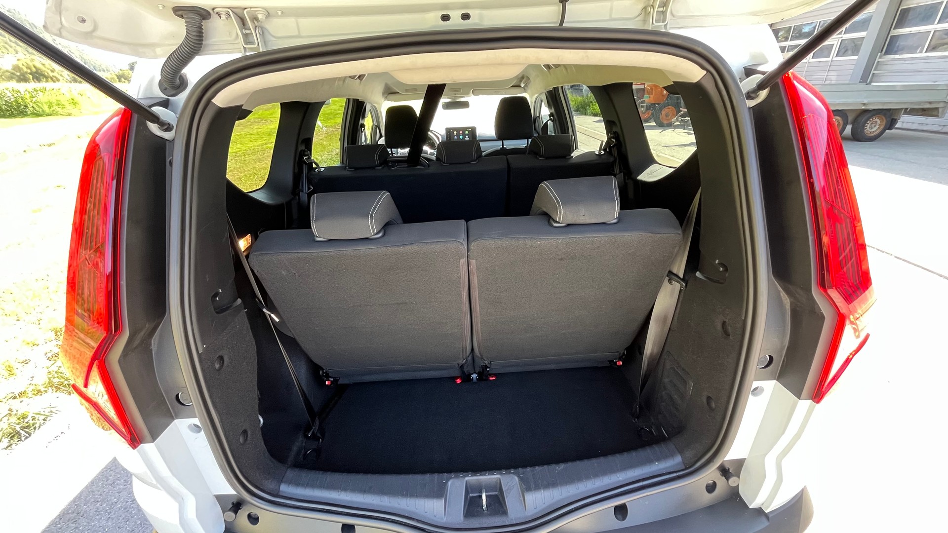 DACIA Jogger TCe 110 Extreme-image-12