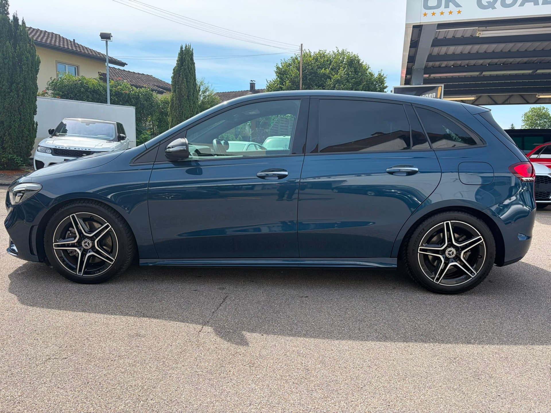 MERCEDES-BENZ B 220 4Matic AMG Line 7G-DCT-image-3