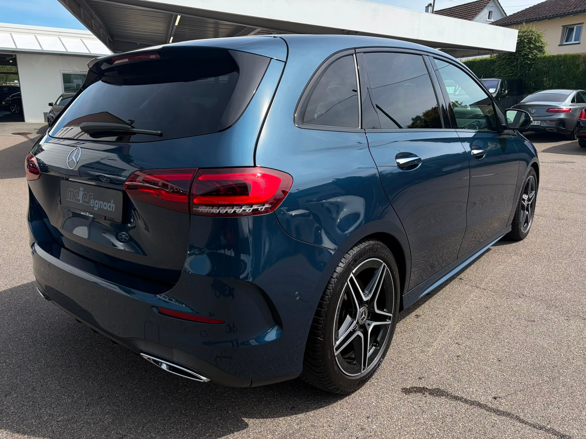 MERCEDES-BENZ B 220 4Matic AMG Line 7G-DCT-image-8