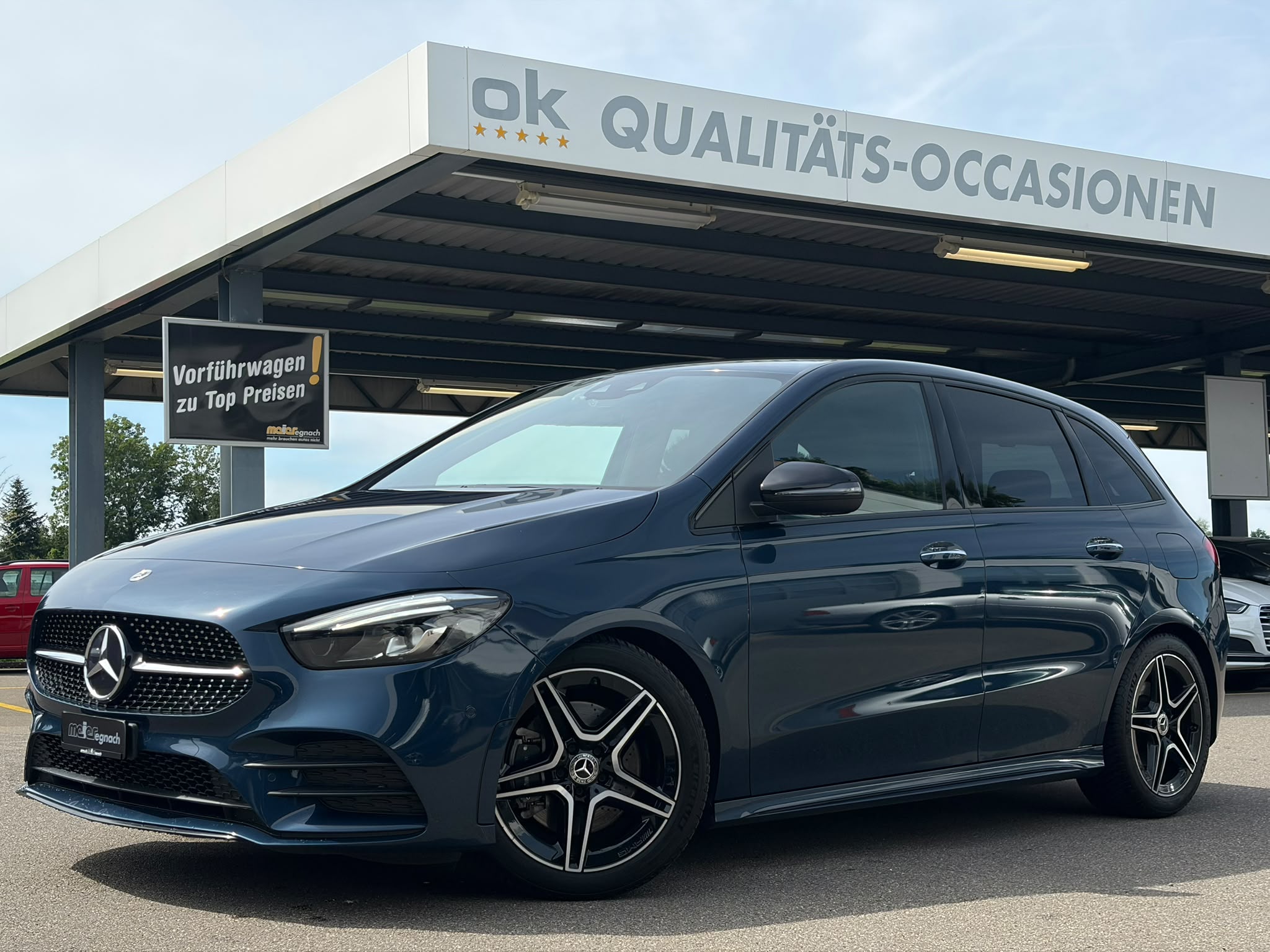 MERCEDES-BENZ B 220 4Matic AMG Line 7G-DCT — slika 1