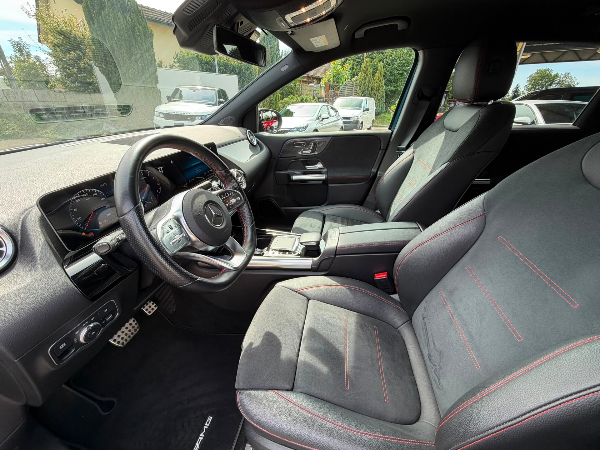 MERCEDES-BENZ B 220 4Matic AMG Line 7G-DCT-image-11