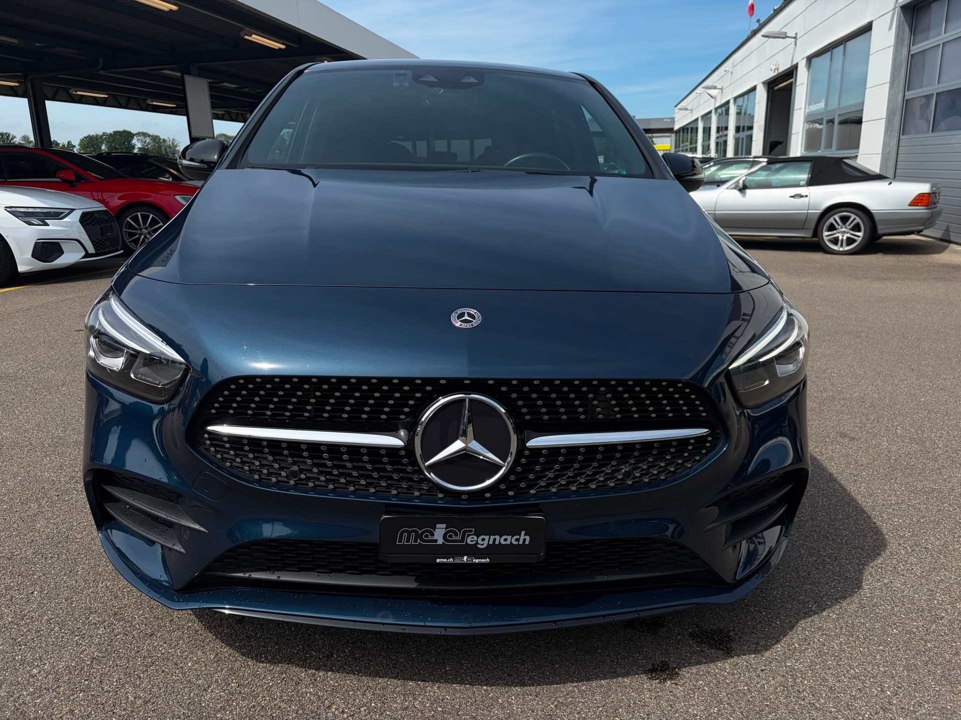 MERCEDES-BENZ B 220 4Matic AMG Line 7G-DCT-image-1