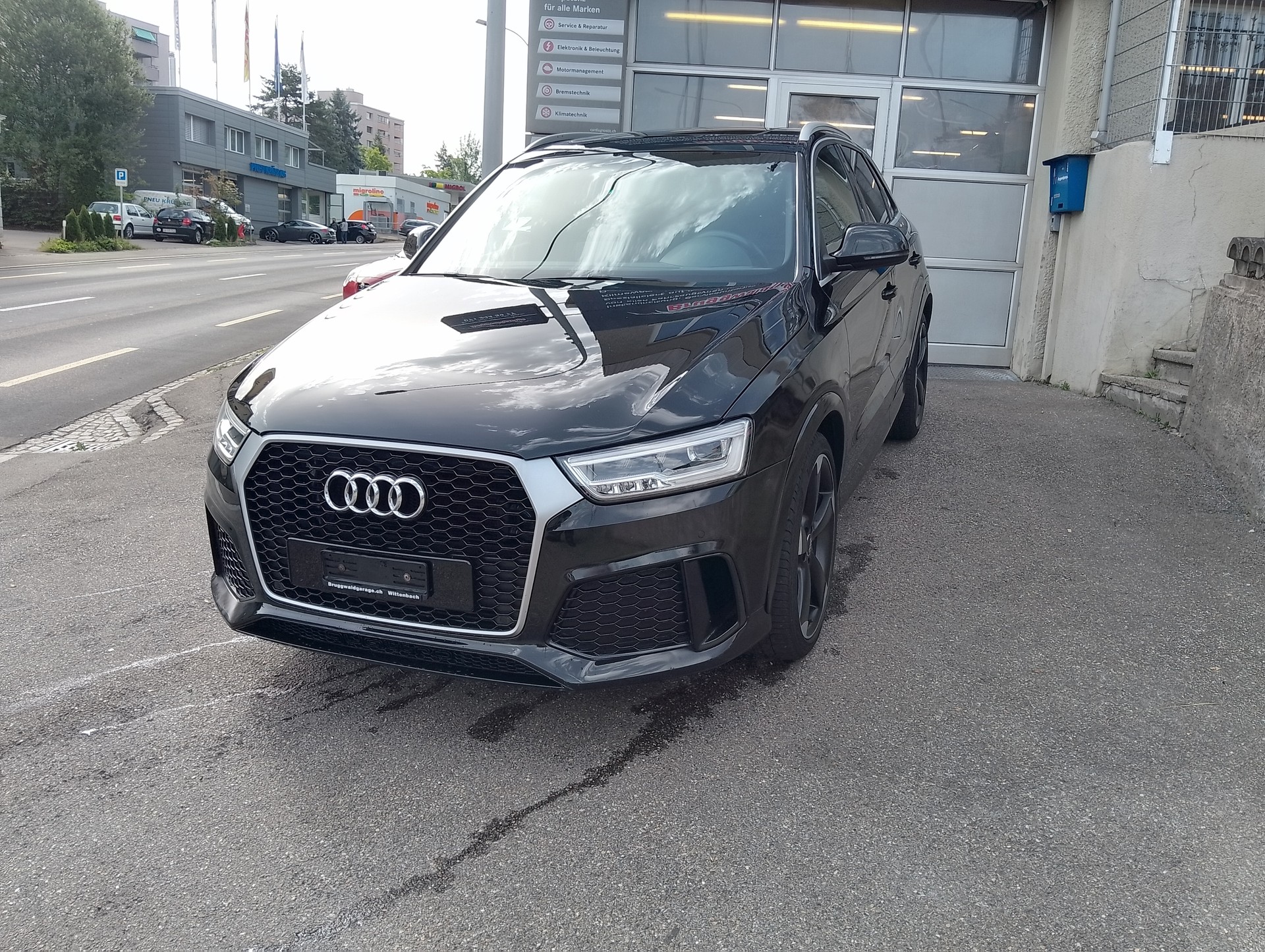 AUDI RS Q3 2.5 TFSI quattro S-tronic-image-3