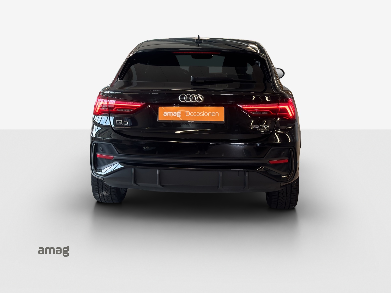 AUDI Q3 Sportback 35 TDI S line Attraction quattro S-tronic-image-3