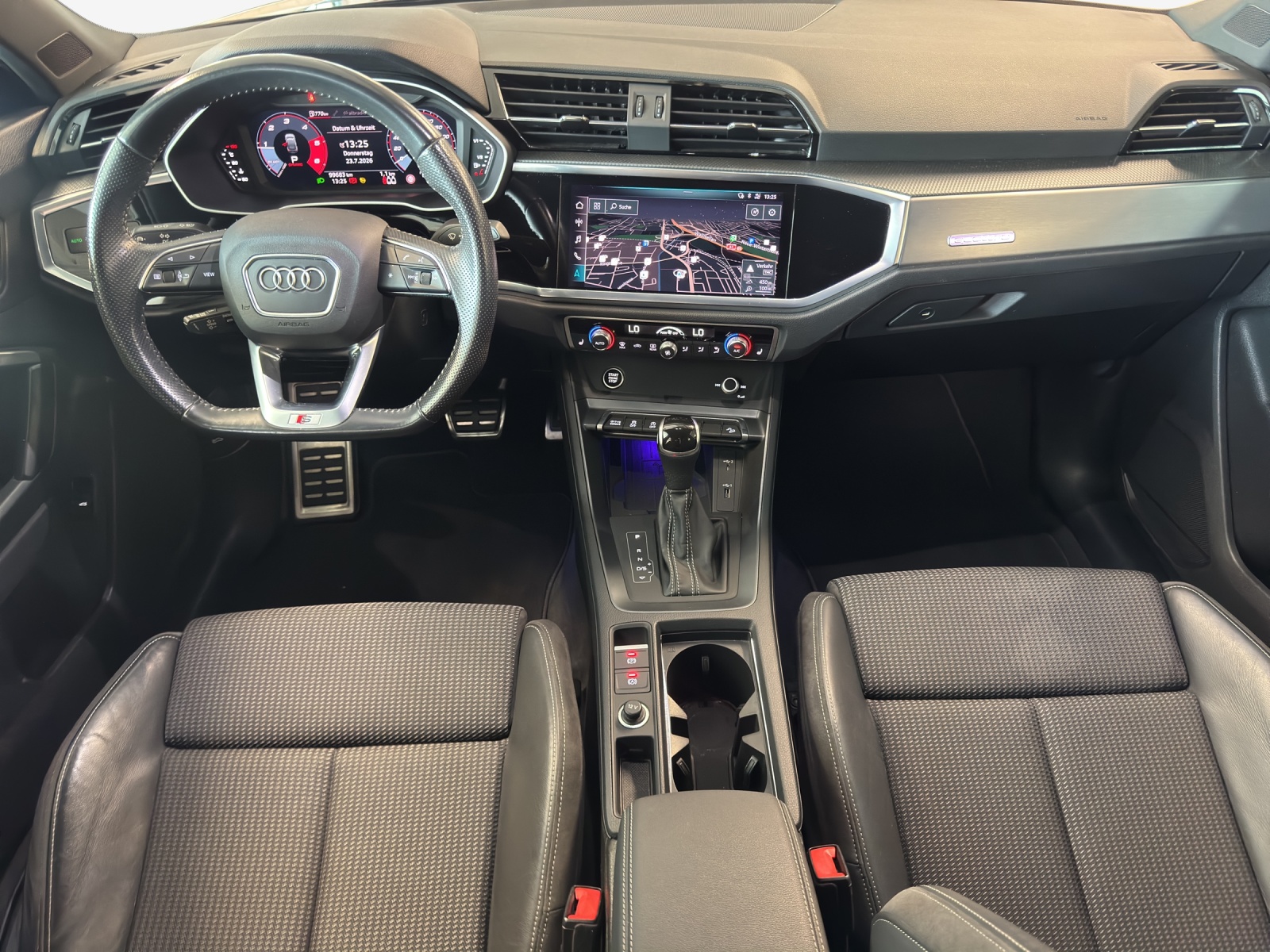 AUDI Q3 Sportback 35 TDI S line Attraction quattro S-tronic-image-8