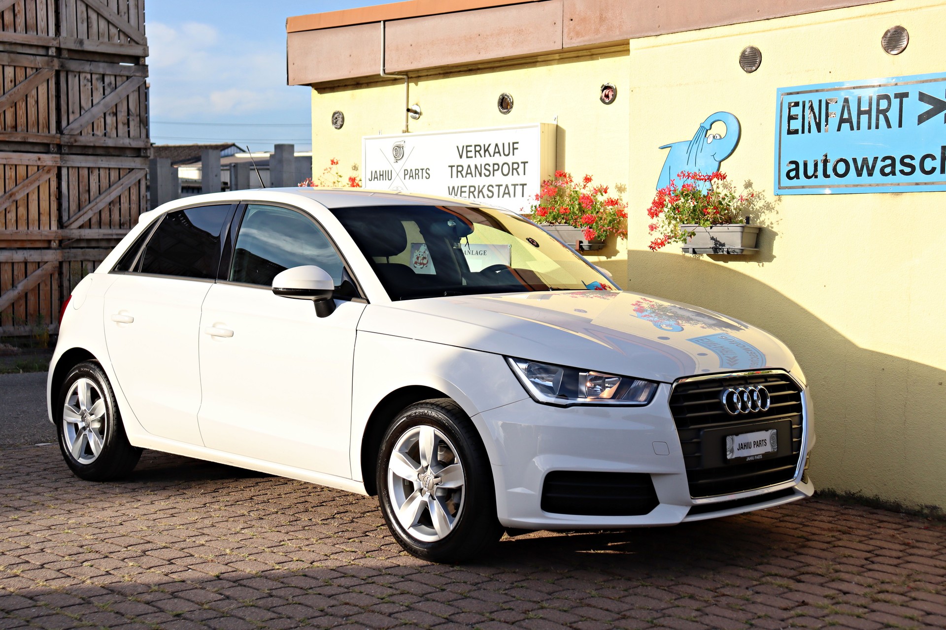 AUDI A1 Sportback 1.0 TFSI-image-5
