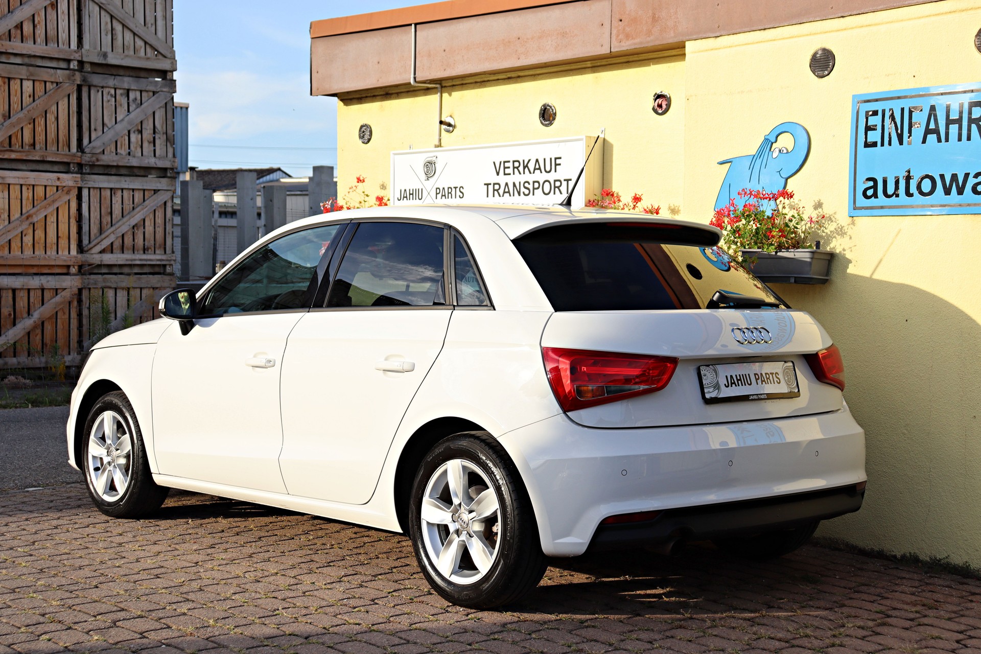 AUDI A1 Sportback 1.0 TFSI-image-2