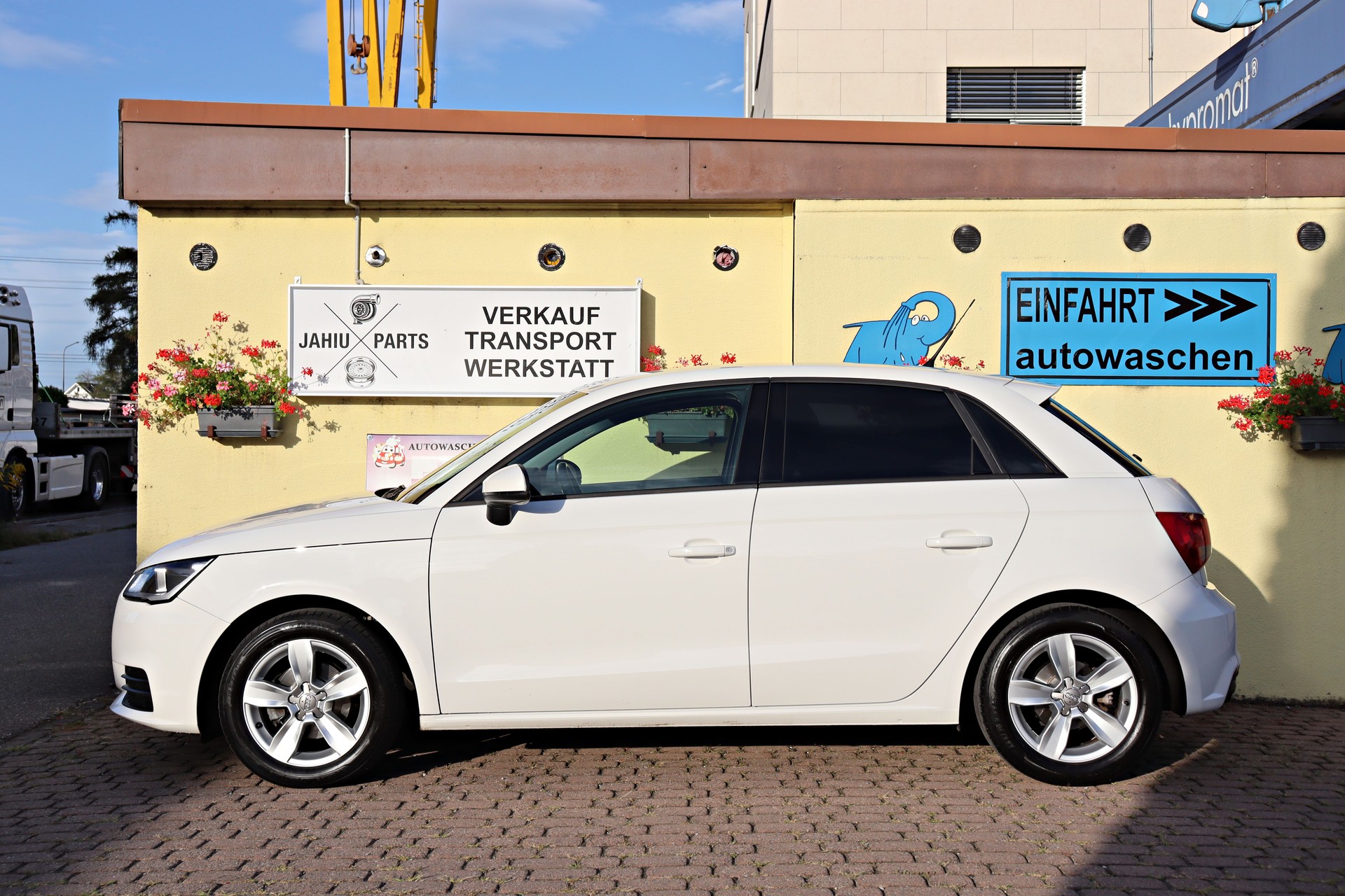 AUDI A1 Sportback 1.0 TFSI-image-1