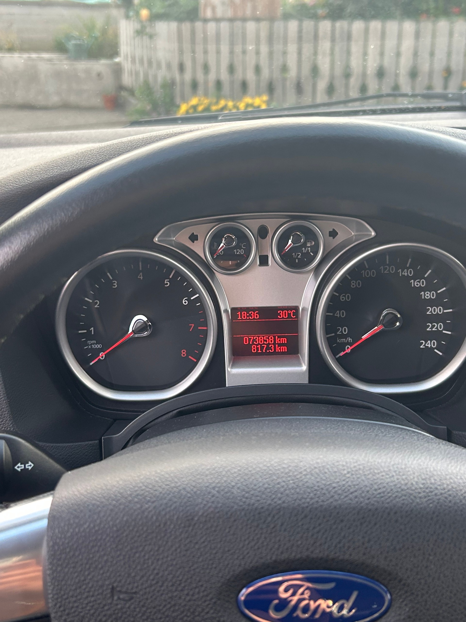 FORD 1.6i 16V Ambiente-image-5