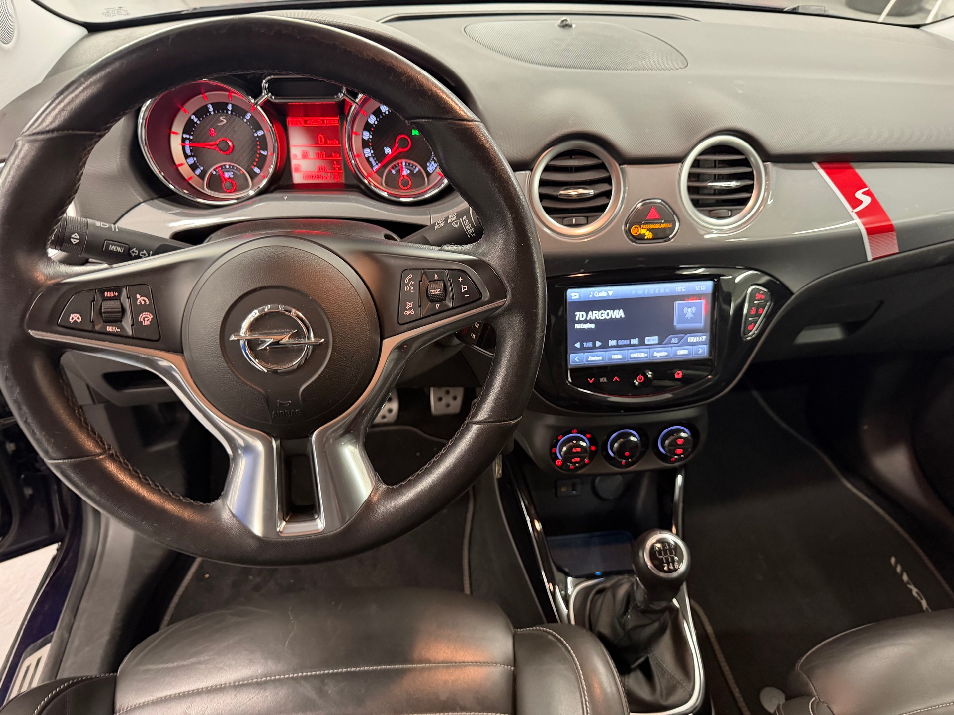 OPEL Adam 1.4 Turbo ROCKS S-image-9