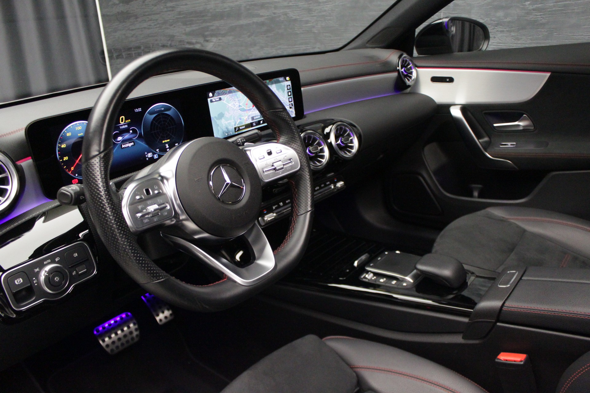 MERCEDES-BENZ CLA 250 4Matic AMG Line 7G-DCT-image-22