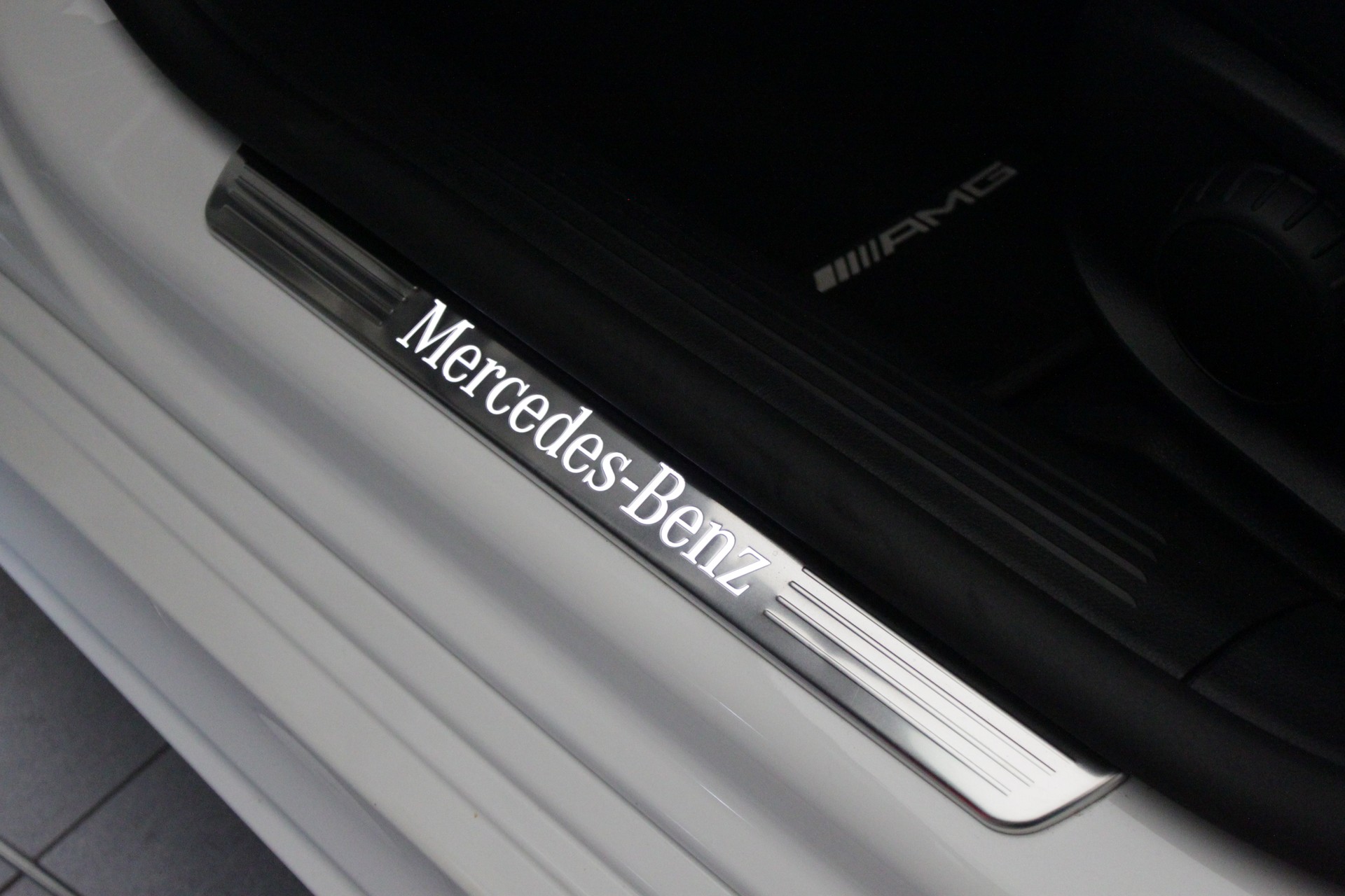 MERCEDES-BENZ CLA 250 4Matic AMG Line 7G-DCT-image-19