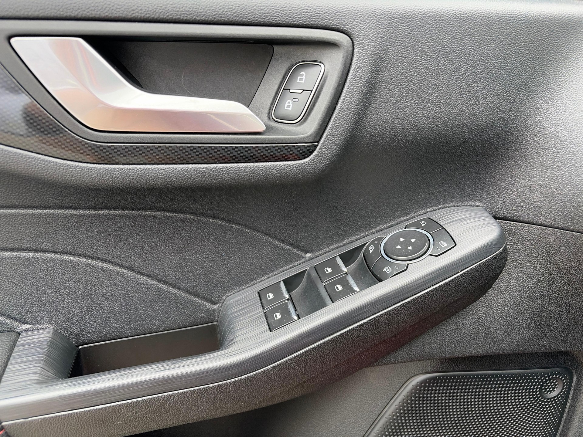 FORD Kuga 2.5 Hybrid ST-Line X 4x4-image-9