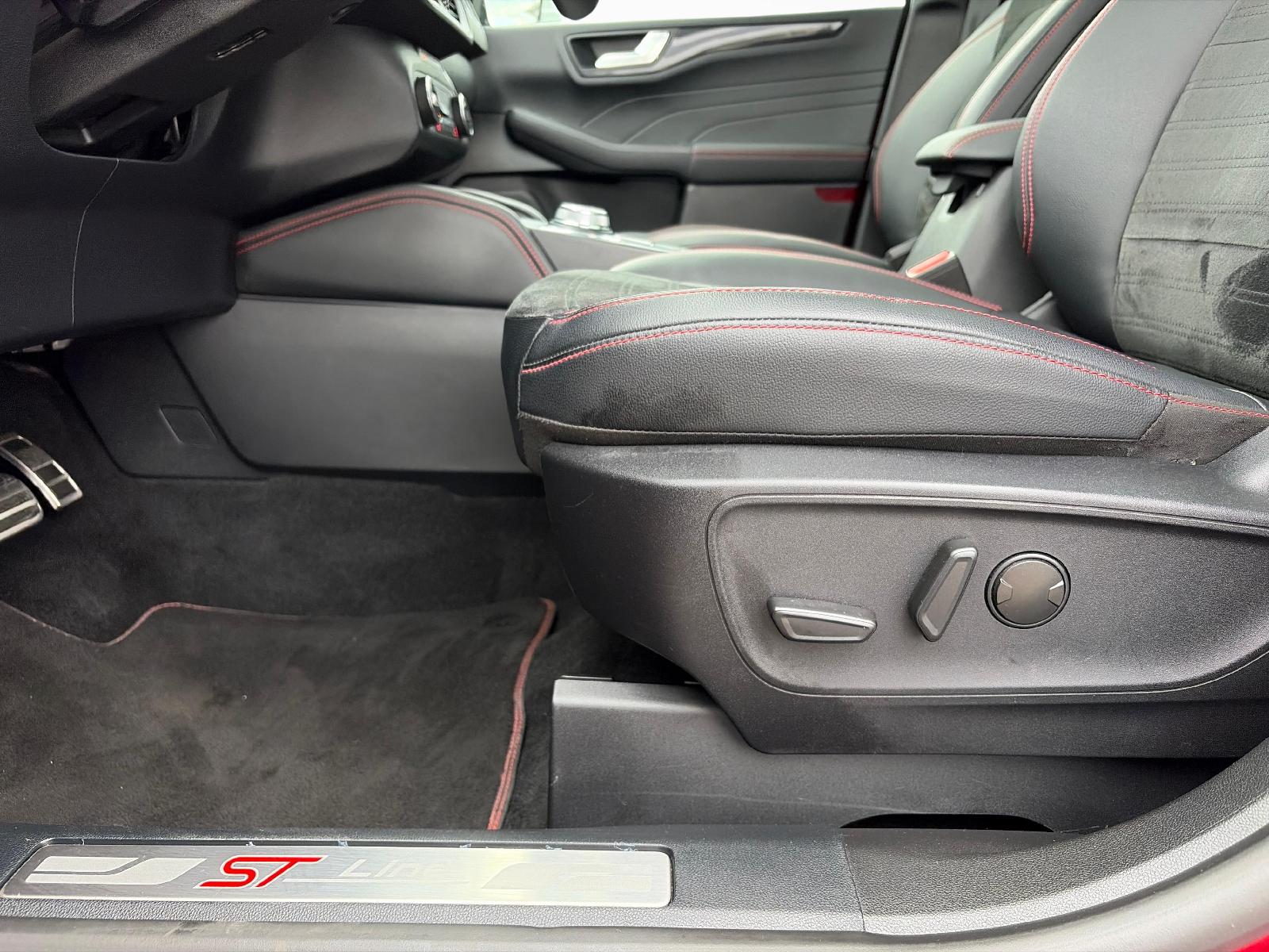 FORD Kuga 2.5 Hybrid ST-Line X 4x4-image-11
