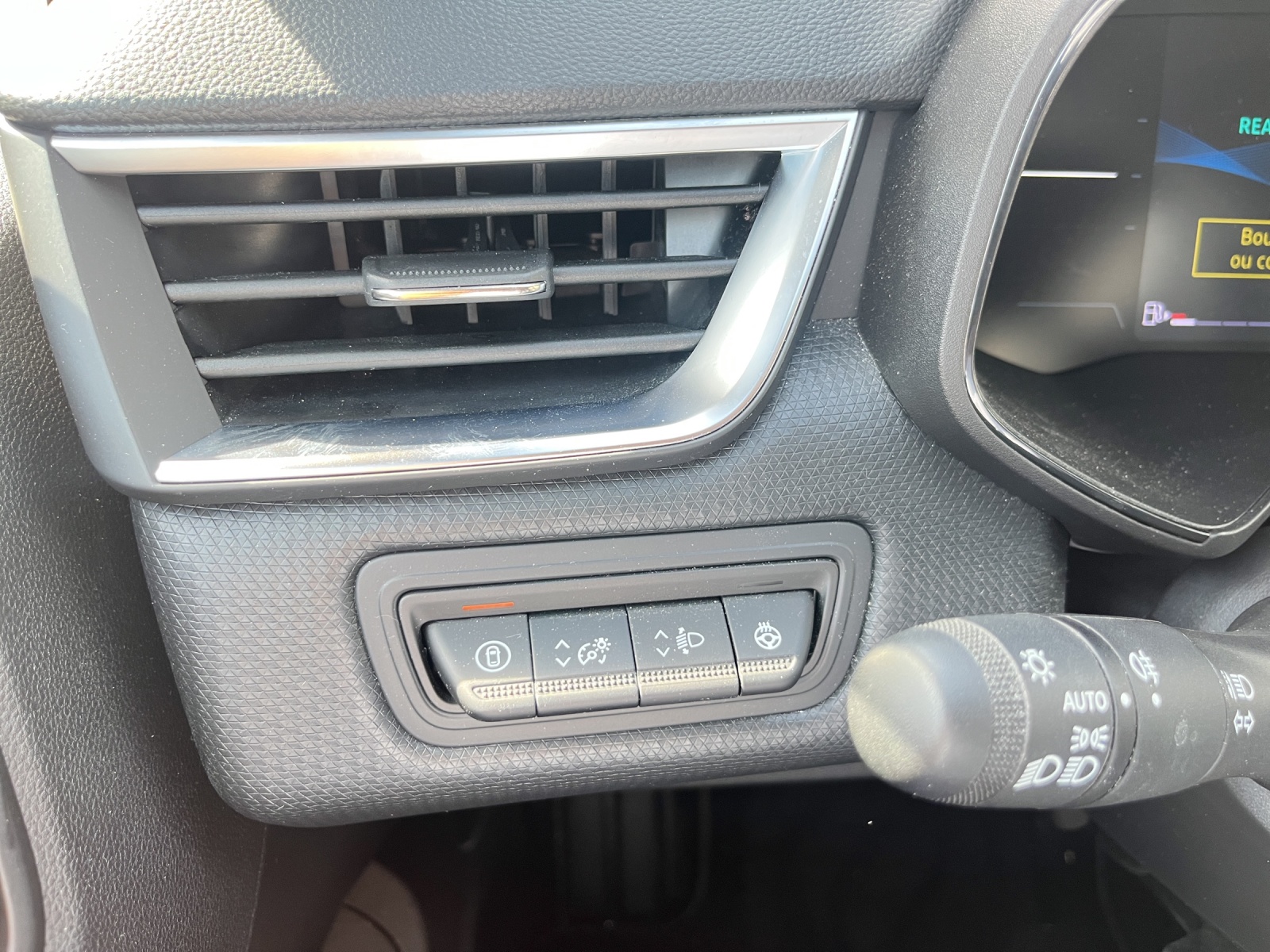 MITSUBISHI COLT 1.6 HEV Intense-image-18