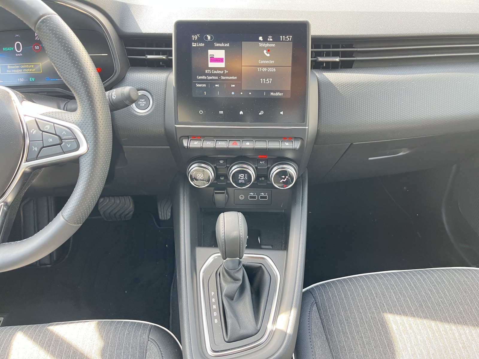 MITSUBISHI COLT 1.6 HEV Intense-image-12