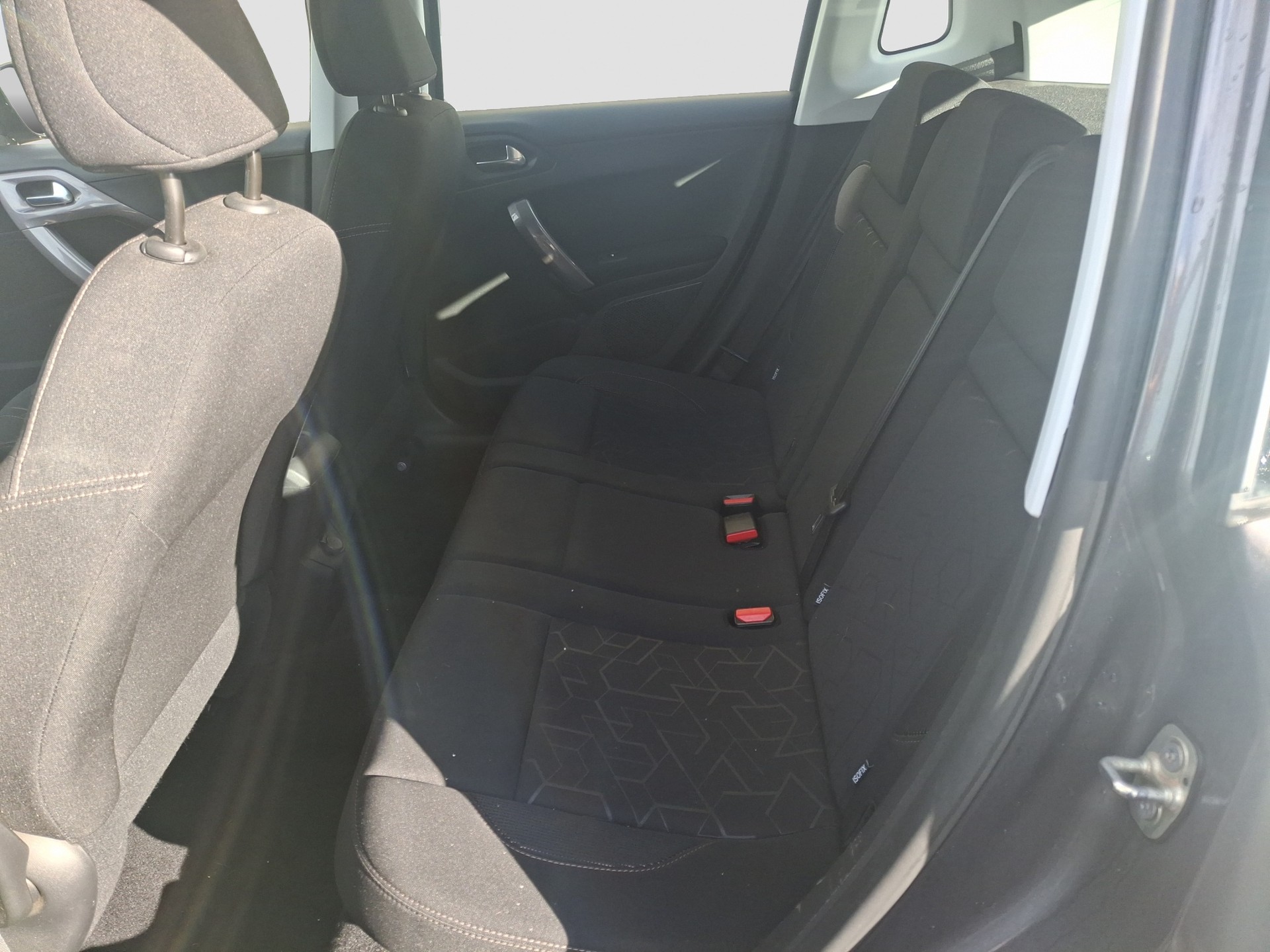 PEUGEOT 2008 1.2 VTI Allure-image-5