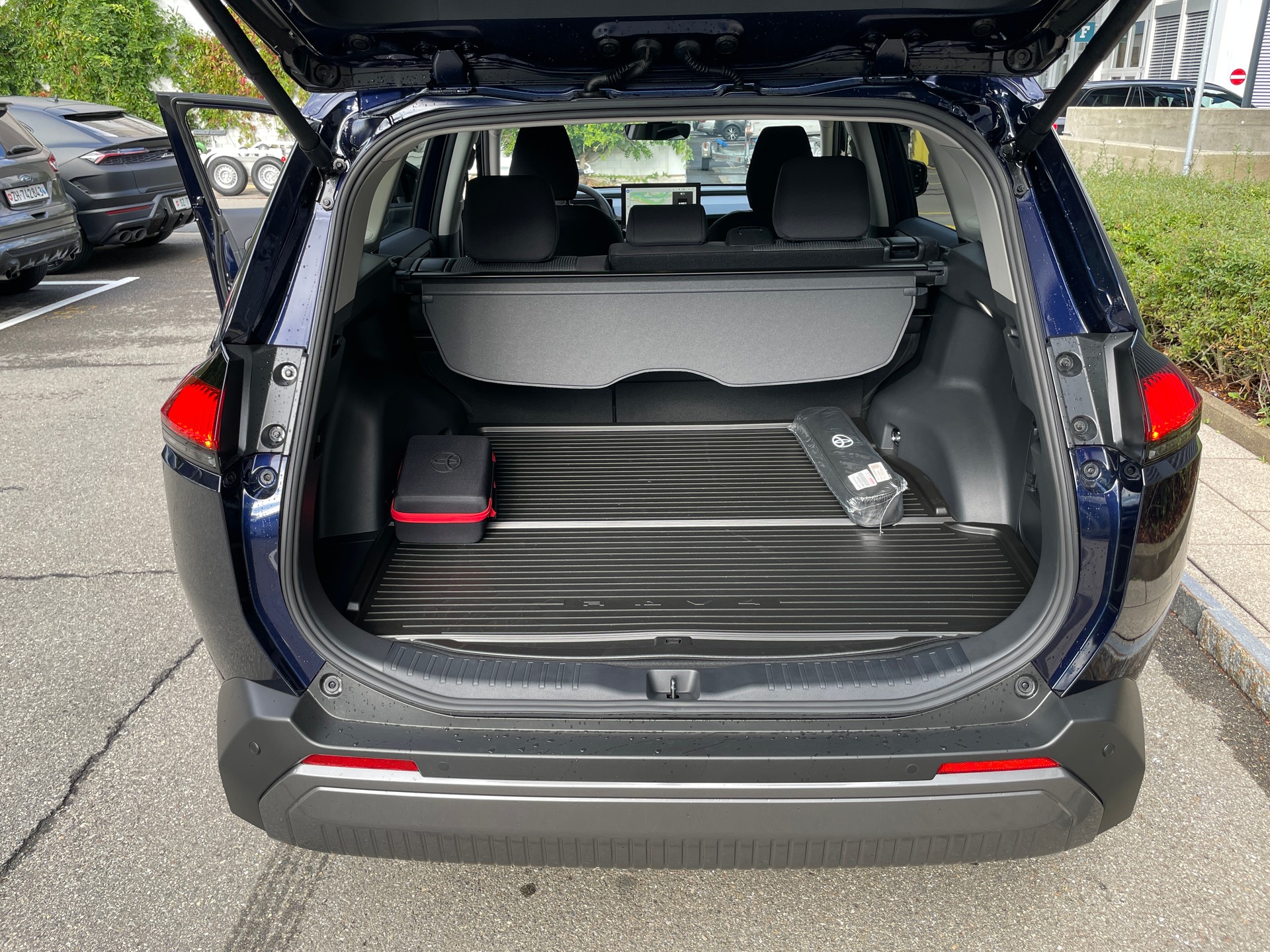 TOYOTA RAV-4 2.5 HSD Trend e-CVT AWD-image-4