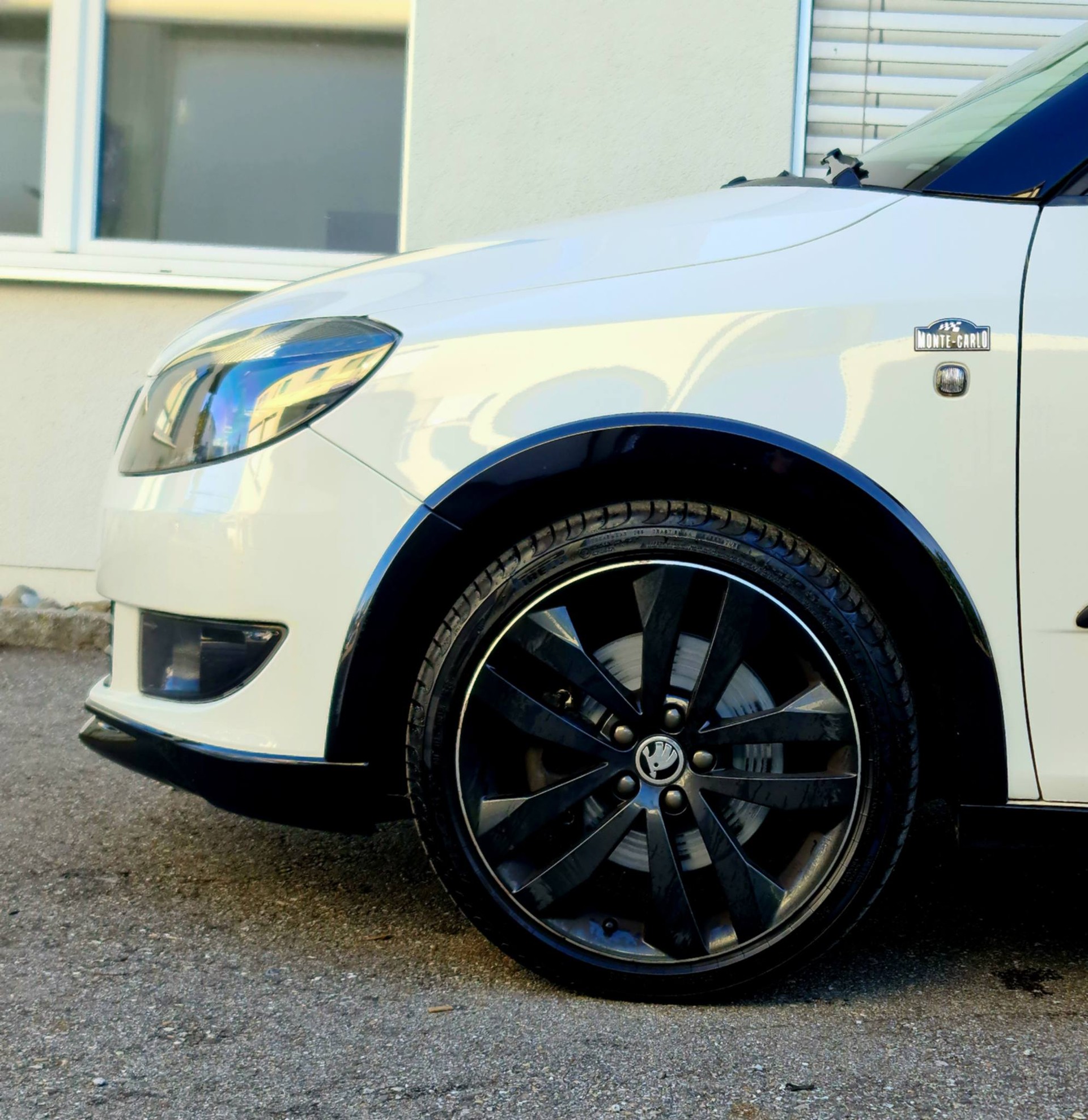 SKODA Fabia 1.2 TSI Monte Carlo-image-8