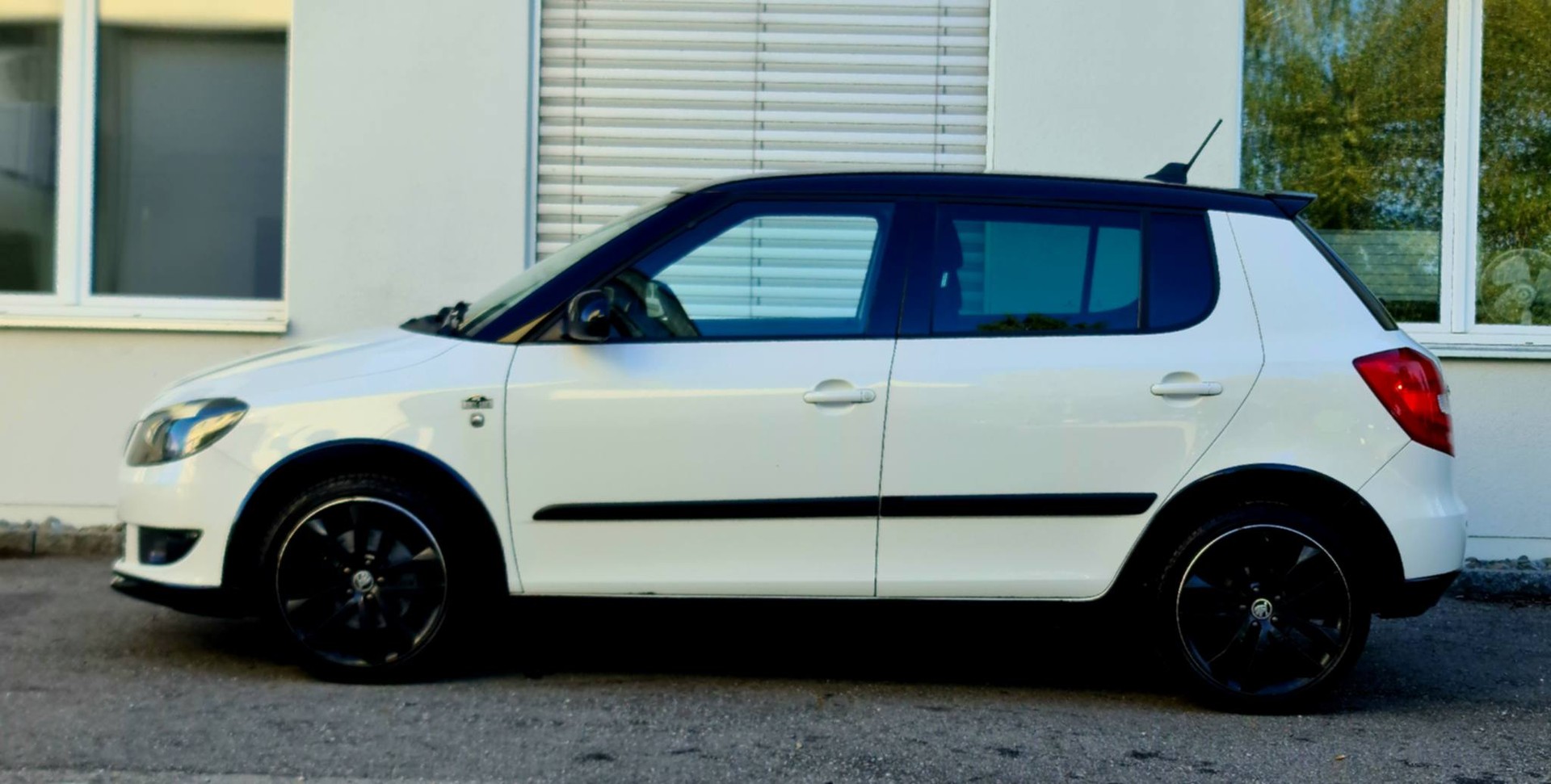 SKODA Fabia 1.2 TSI Monte Carlo-image-7