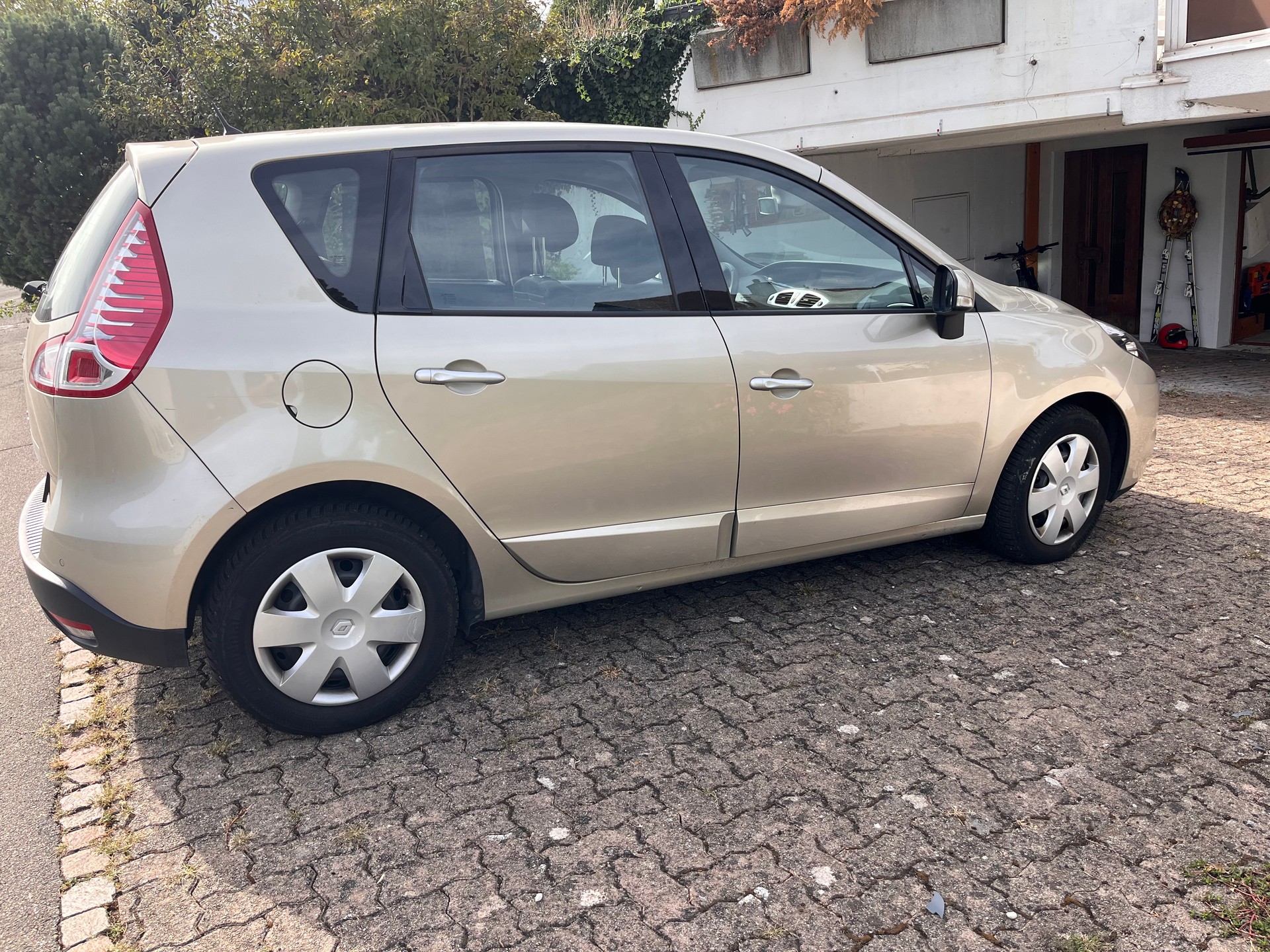RENAULT 2.0 16V Expression CVT-image-0
