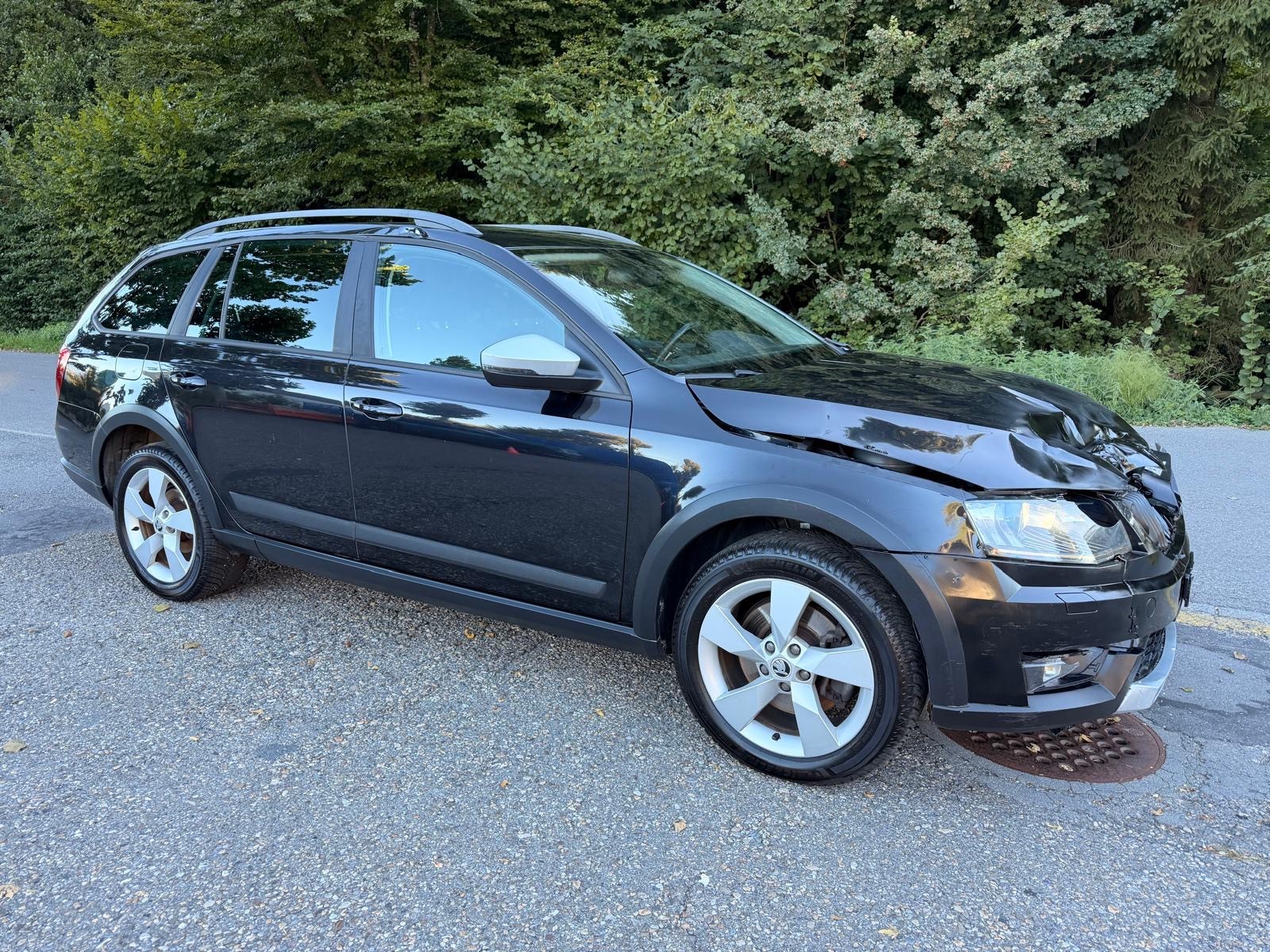 SKODA Octavia Combi 2.0 TDI Scout 4x4 DSG-image-0