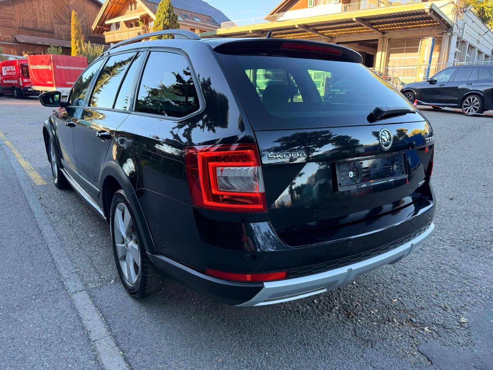 SKODA Octavia Combi 2.0 TDI Scout 4x4 DSG-image-3