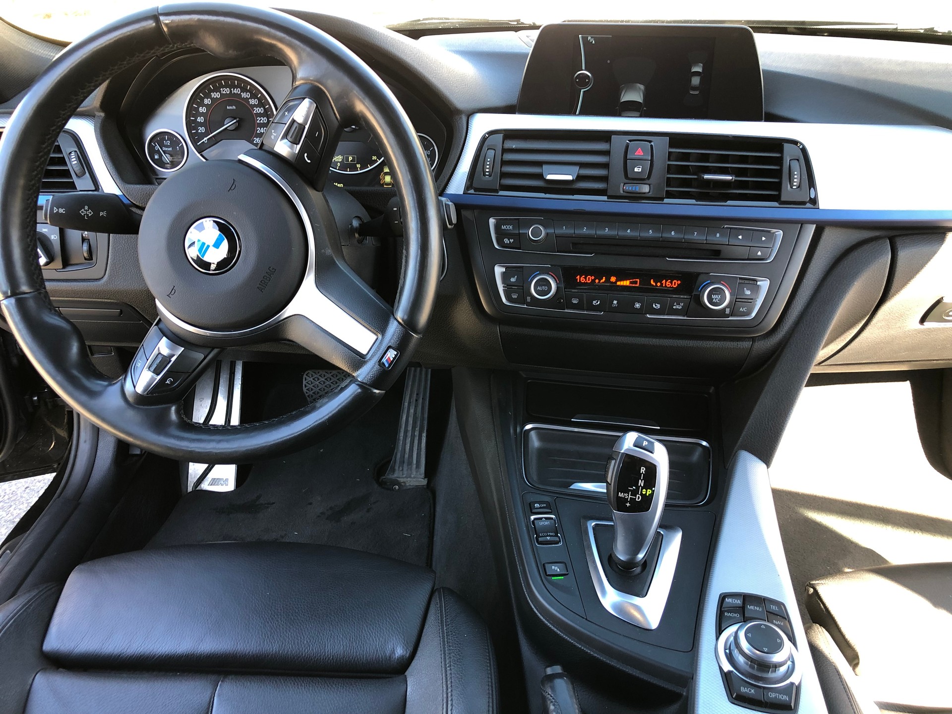 BMW 318d M Sport Line Steptronic-image-13