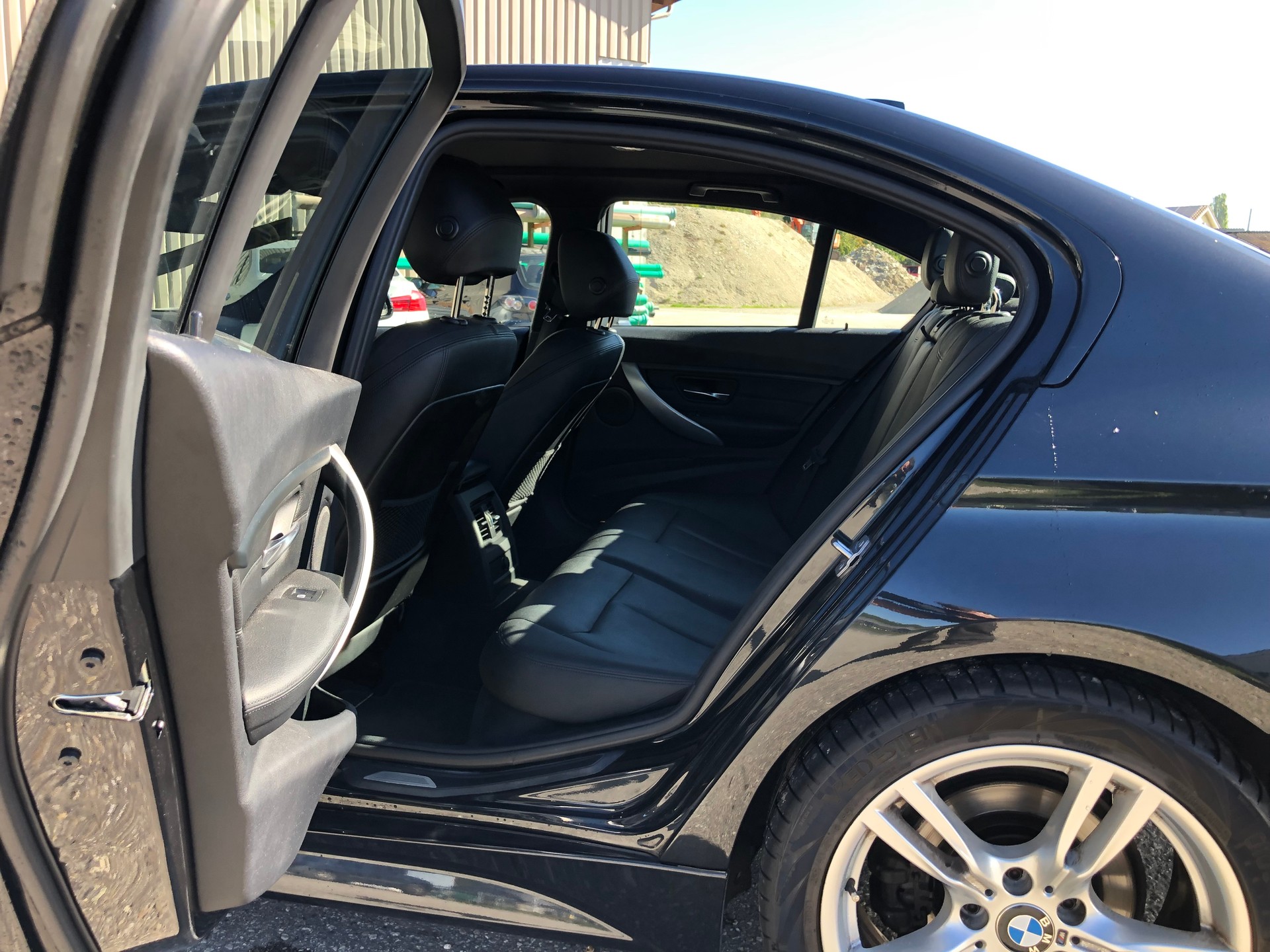 BMW 318d M Sport Line Steptronic-image-8