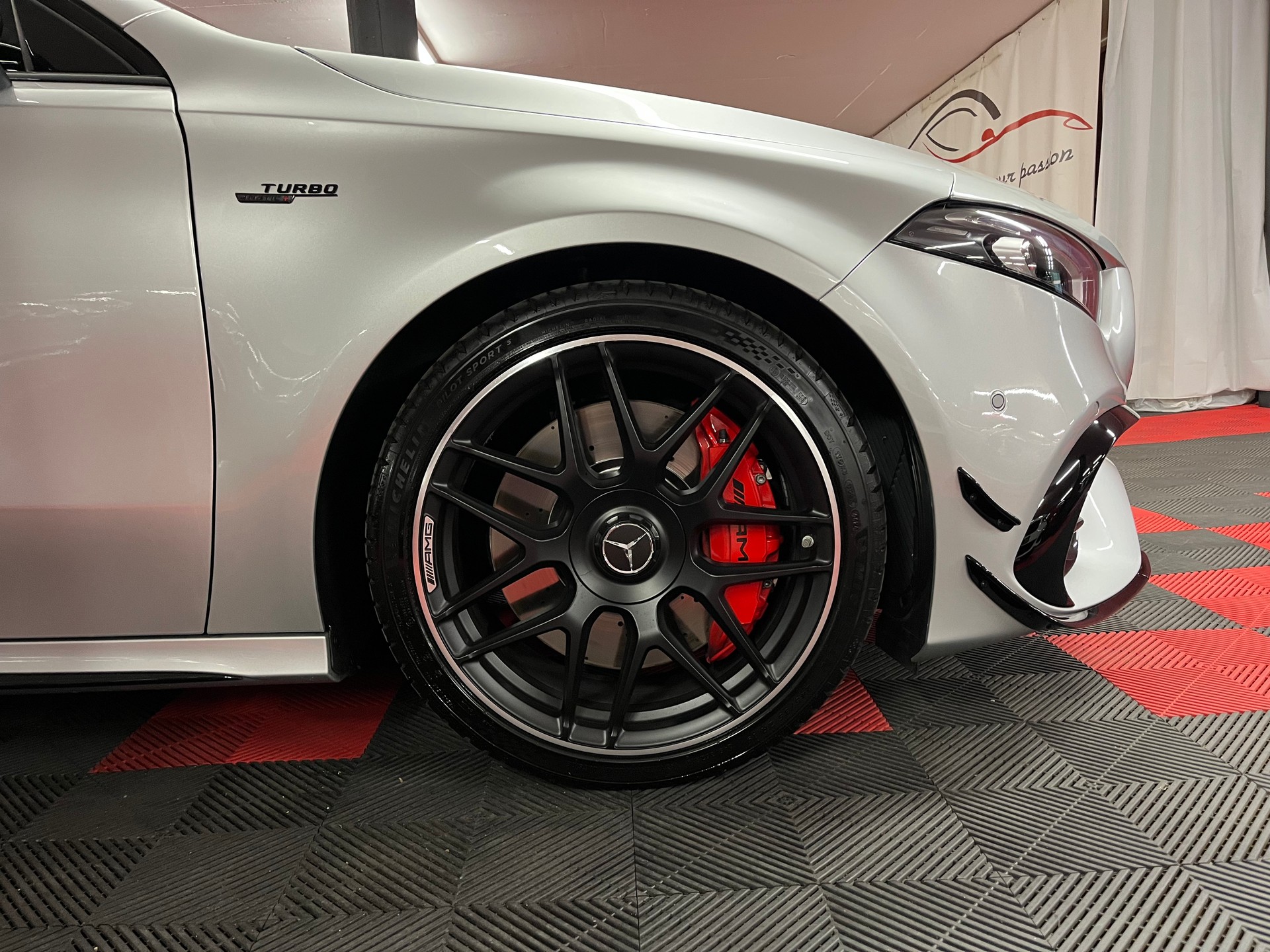 MERCEDES-BENZ A 45 S AMG 4Matic+ Speedshift-image-3