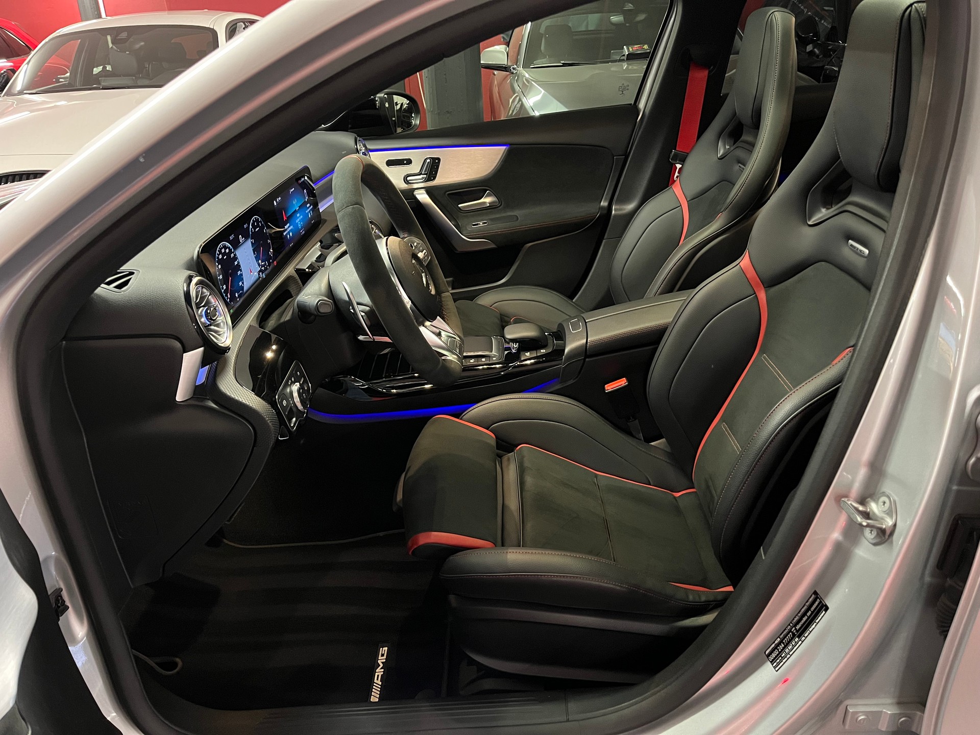 MERCEDES-BENZ A 45 S AMG 4Matic+ Speedshift-image-12