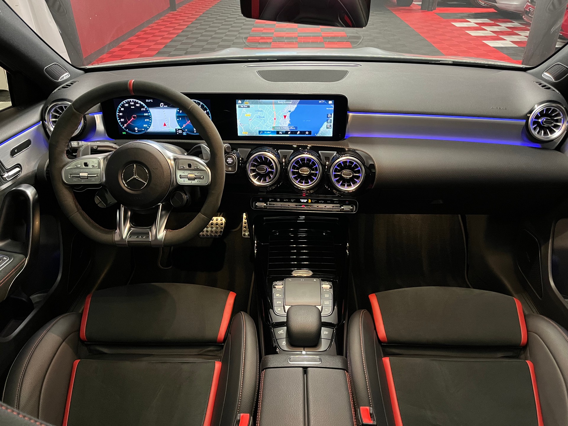MERCEDES-BENZ A 45 S AMG 4Matic+ Speedshift-image-14