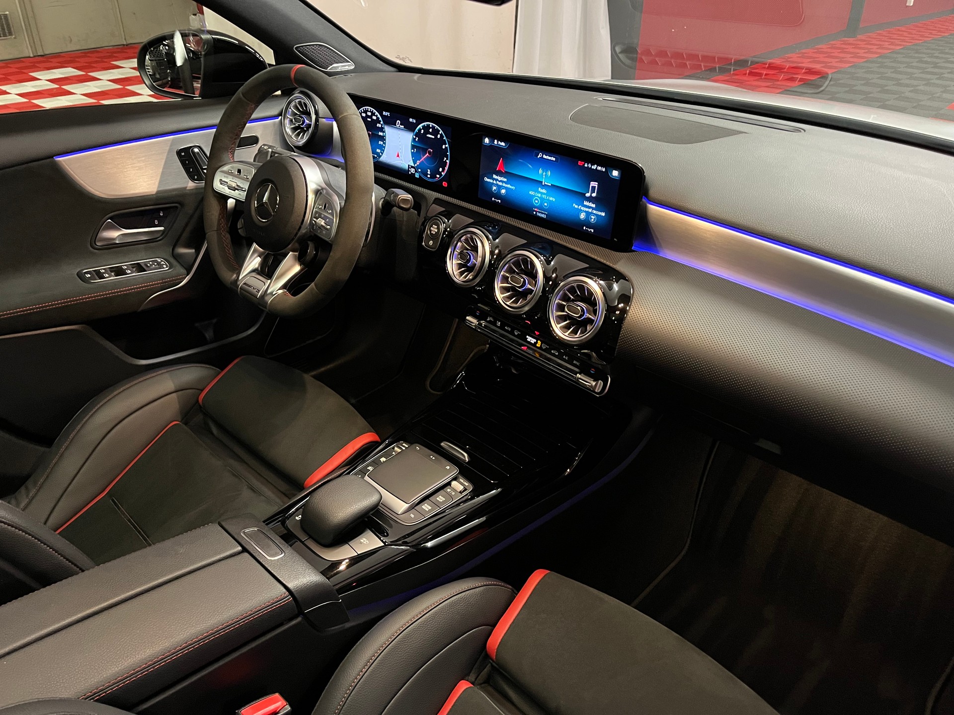 MERCEDES-BENZ A 45 S AMG 4Matic+ Speedshift-image-13