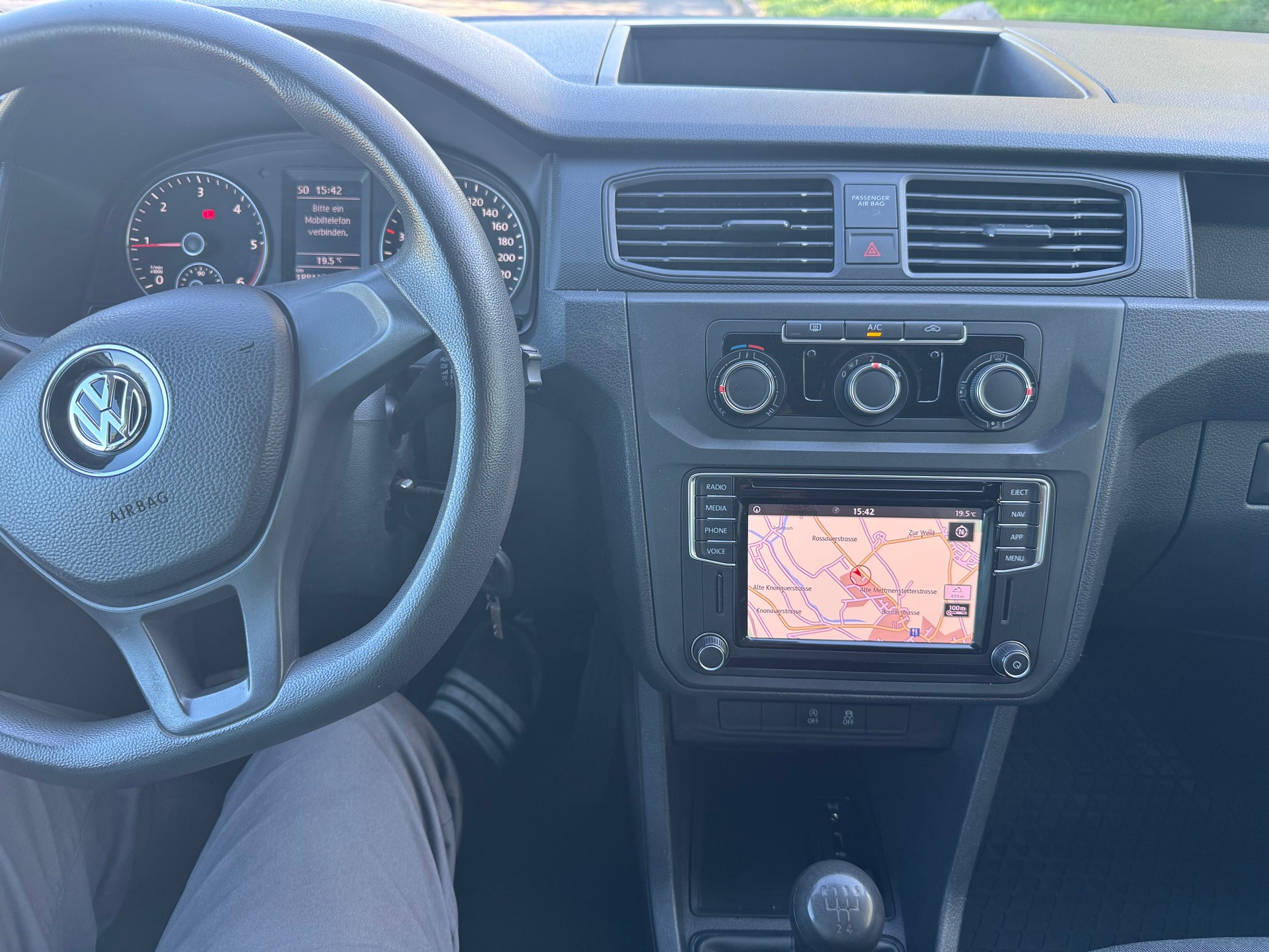 VW Caddy Maxi 2.0TDI BlueMotion Technology-image-15