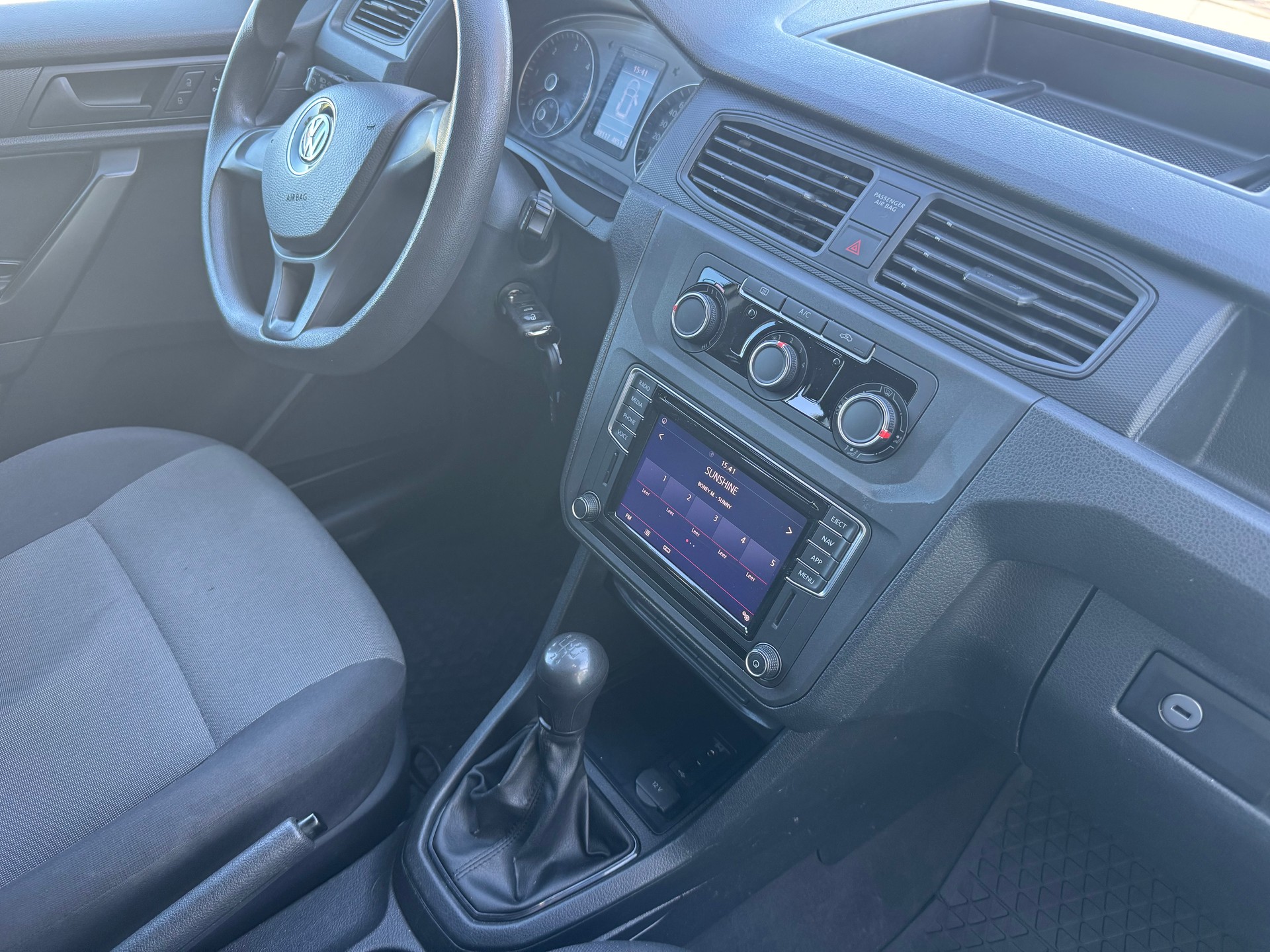 VW Caddy Maxi 2.0TDI BlueMotion Technology-image-14