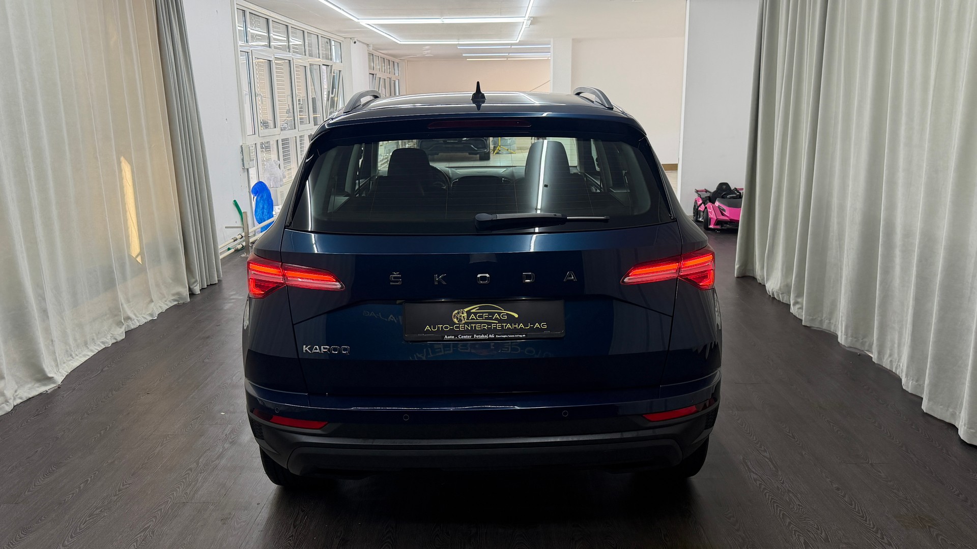 SKODA Karoq 1.0 TSI Ambition-image-4