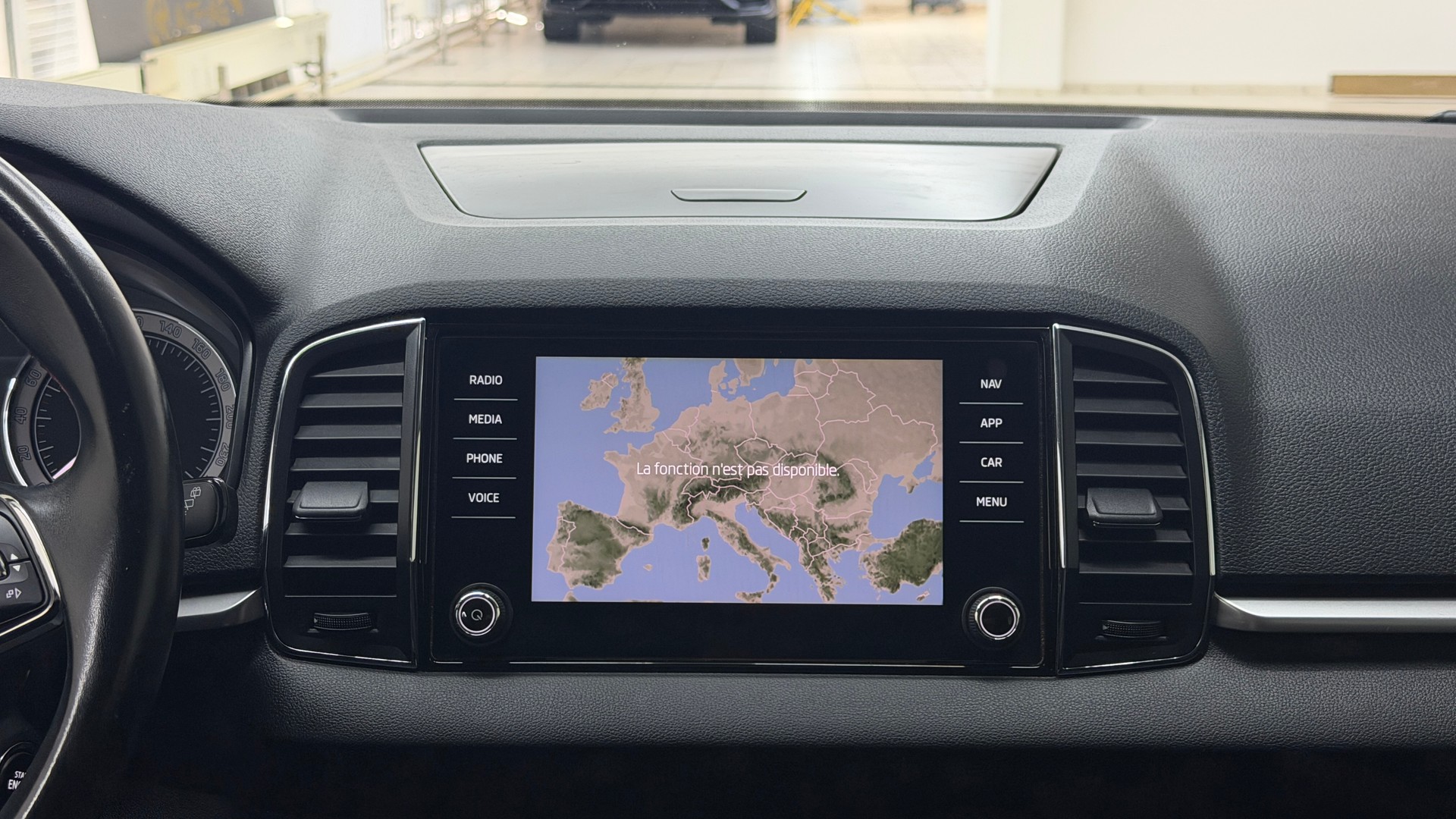 SKODA Karoq 1.0 TSI Ambition-image-9