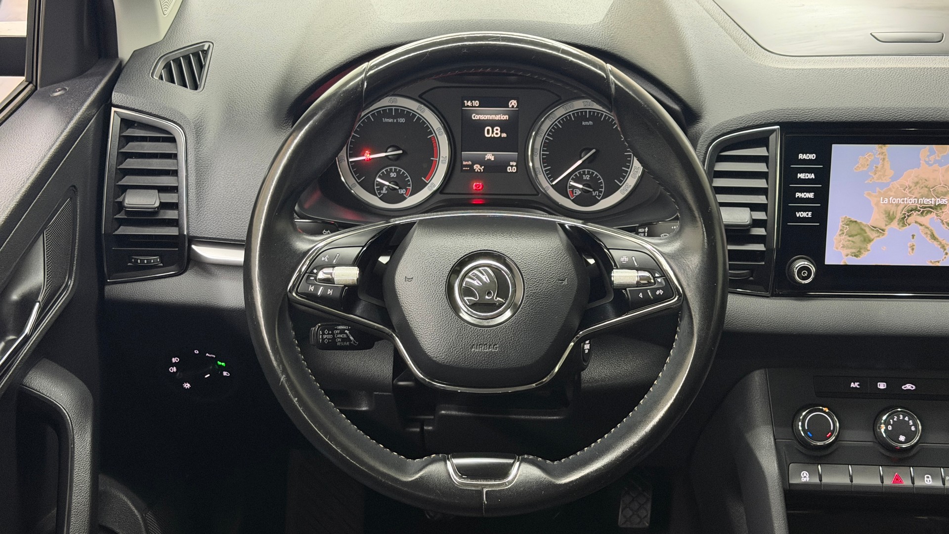 SKODA Karoq 1.0 TSI Ambition-image-8