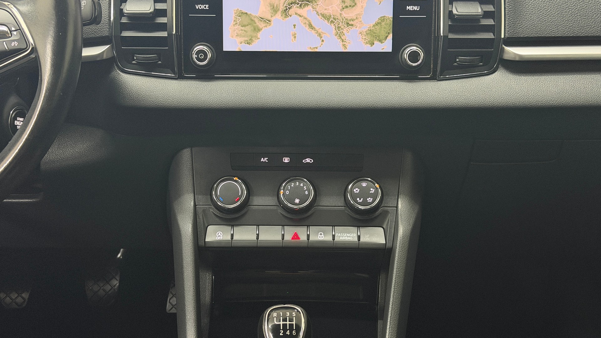 SKODA Karoq 1.0 TSI Ambition-image-10