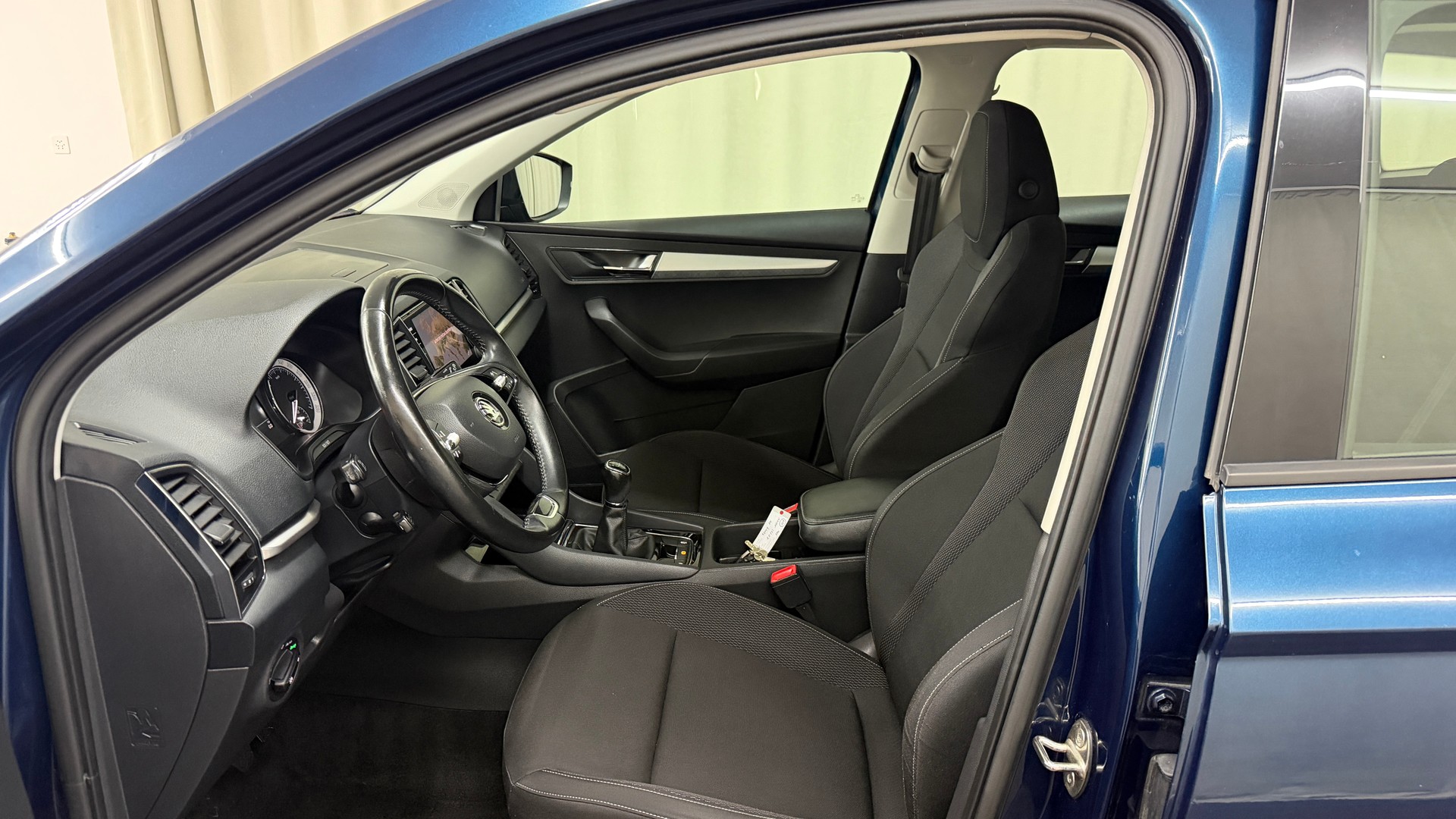 SKODA Karoq 1.0 TSI Ambition-image-6