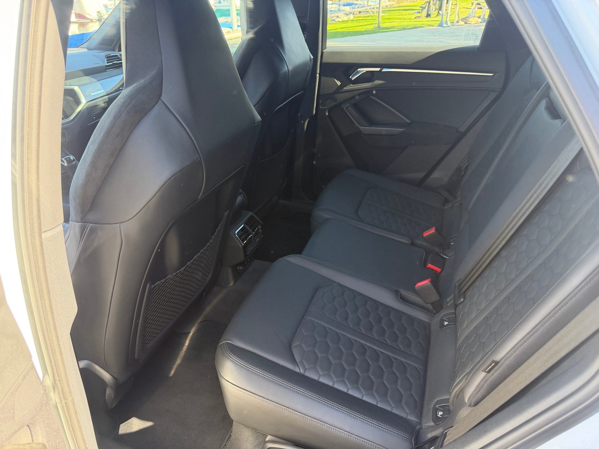 AUDI RSQ3 Sportback-image-14
