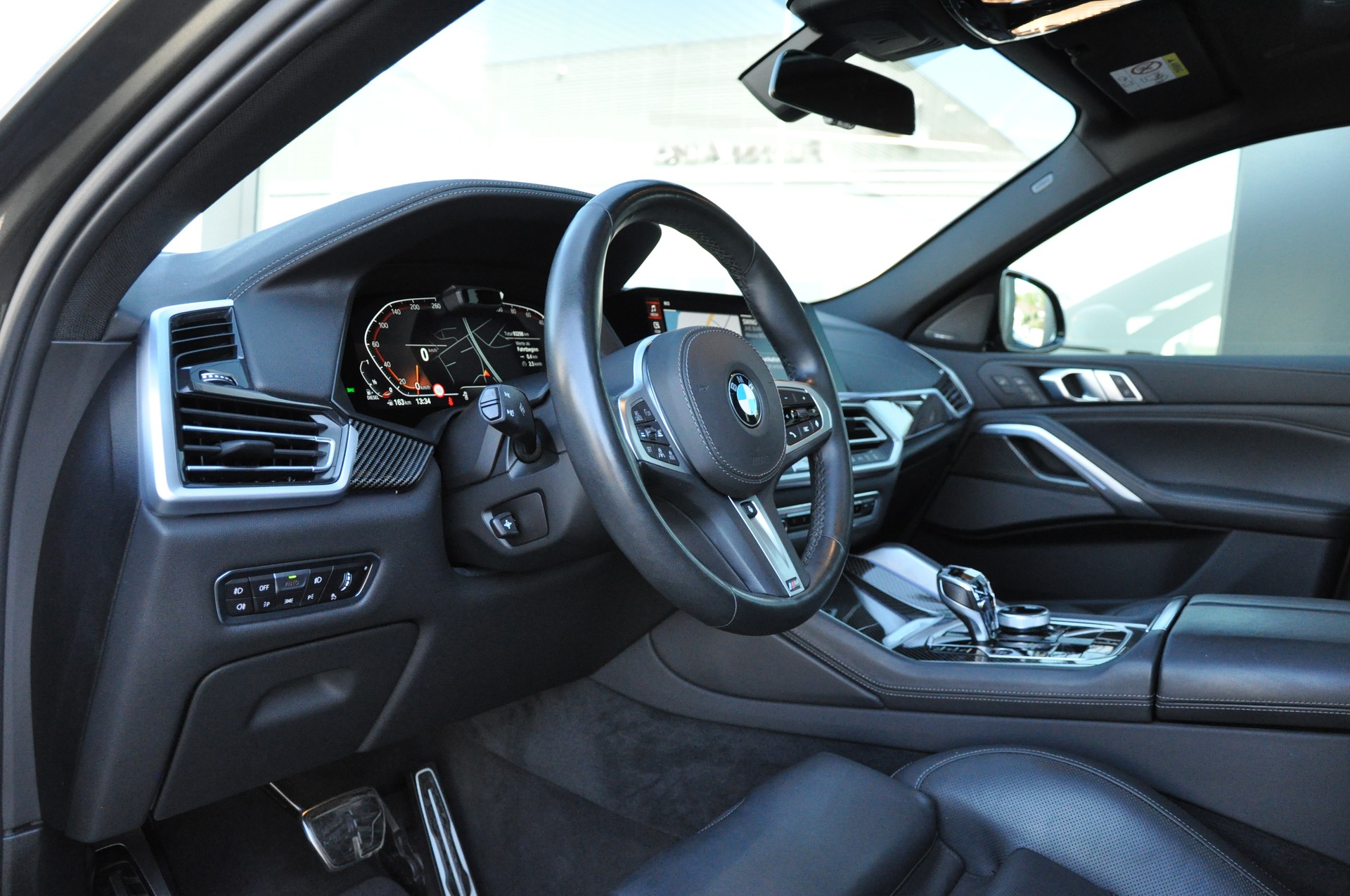 BMW X6 xDrive 48V 40d Steptronic M Sport-image-17