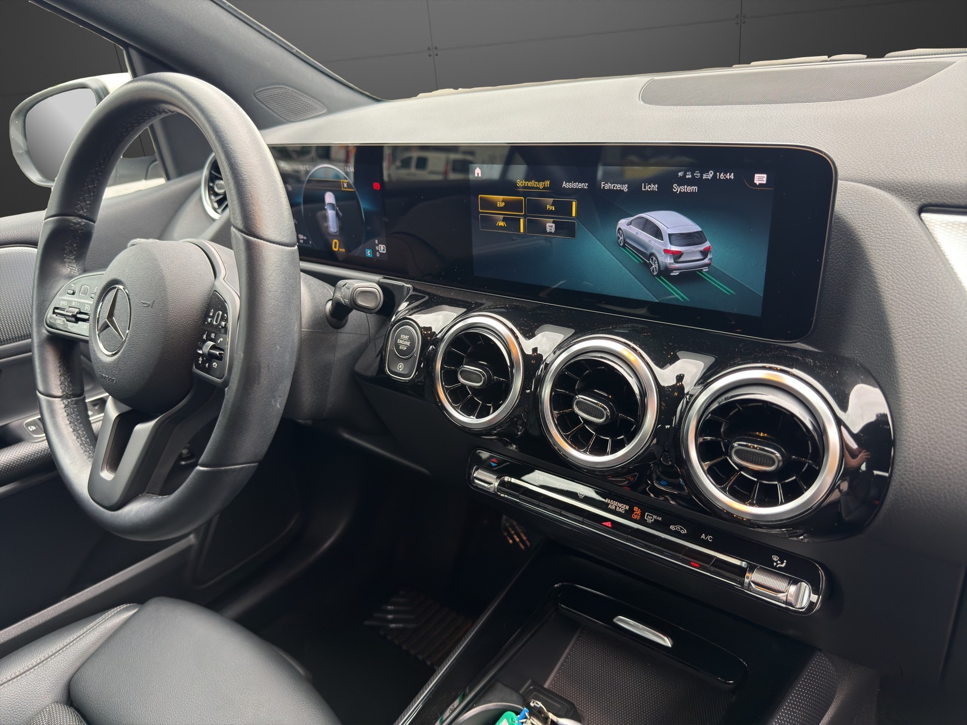 MERCEDES-BENZ B 180 SE Line 7G-DCT-image-15