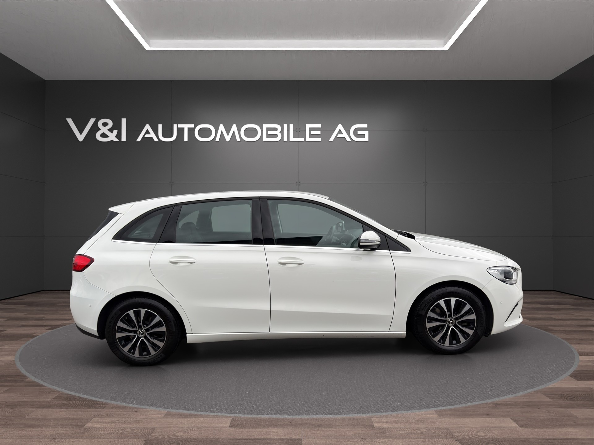 MERCEDES-BENZ B 180 SE Line 7G-DCT-image-7