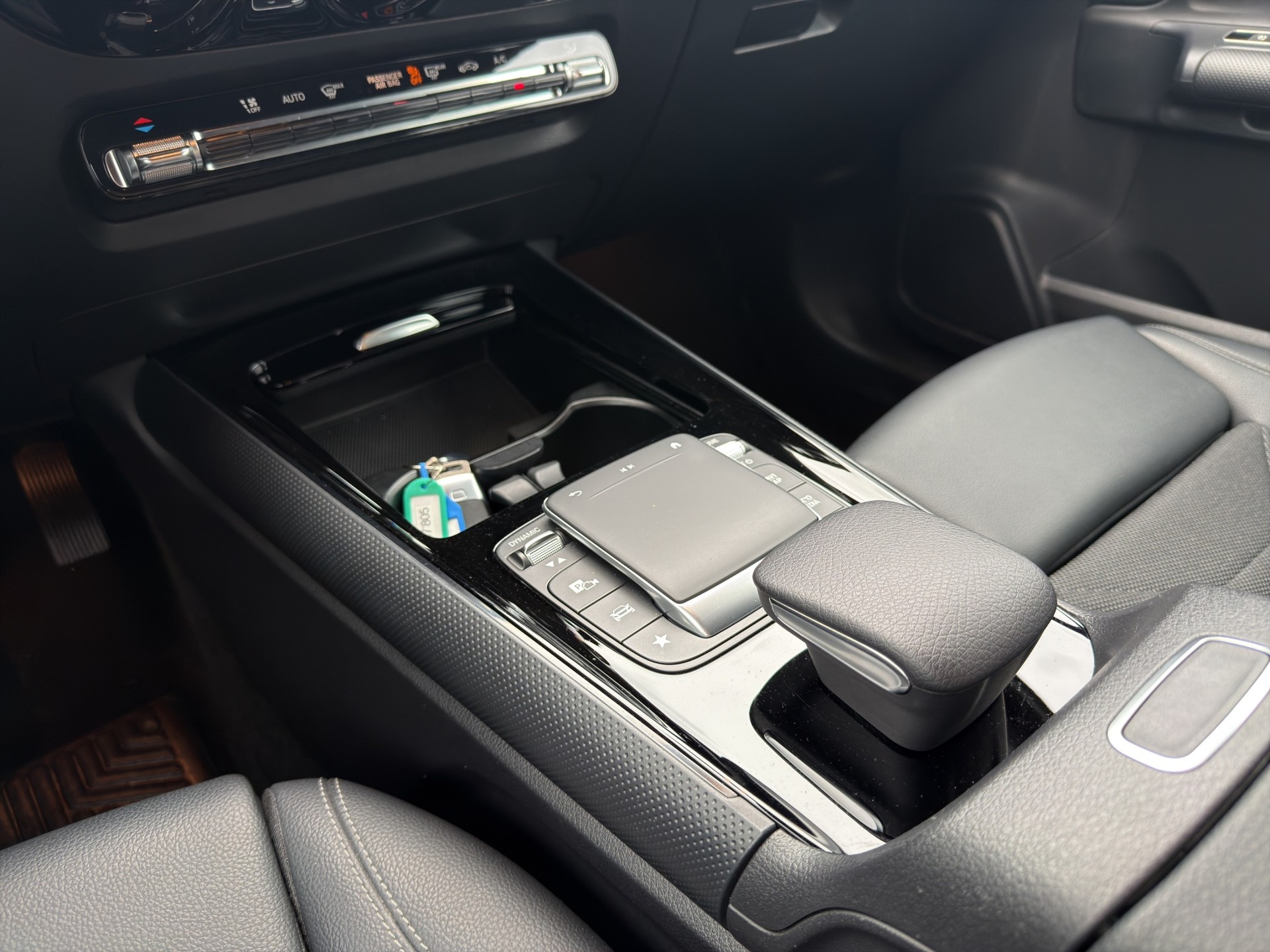 MERCEDES-BENZ B 180 SE Line 7G-DCT-image-17