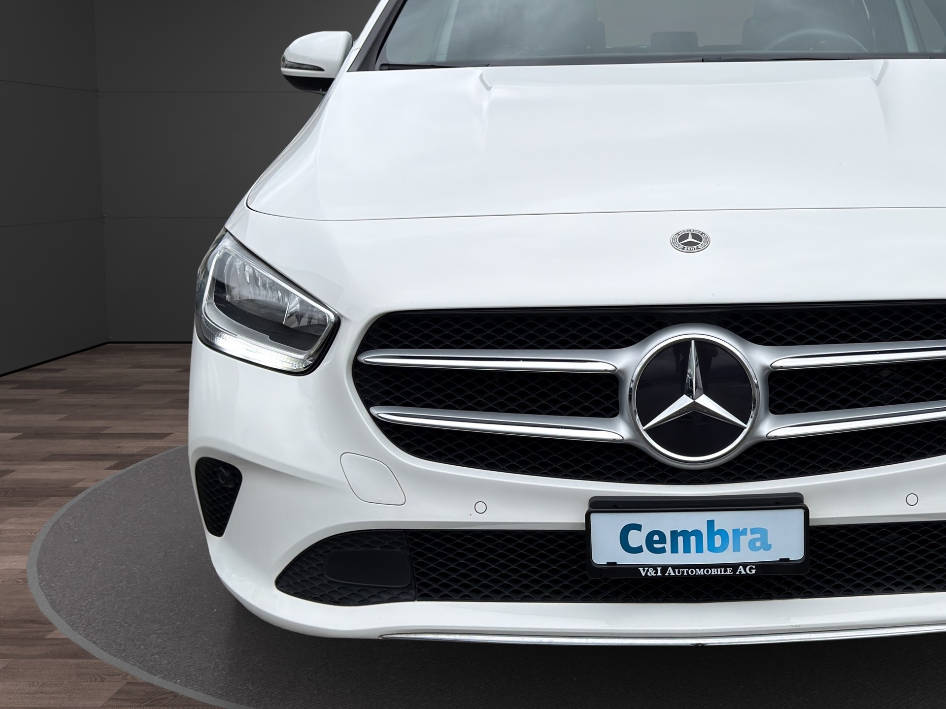 MERCEDES-BENZ B 180 SE Line 7G-DCT-image-8