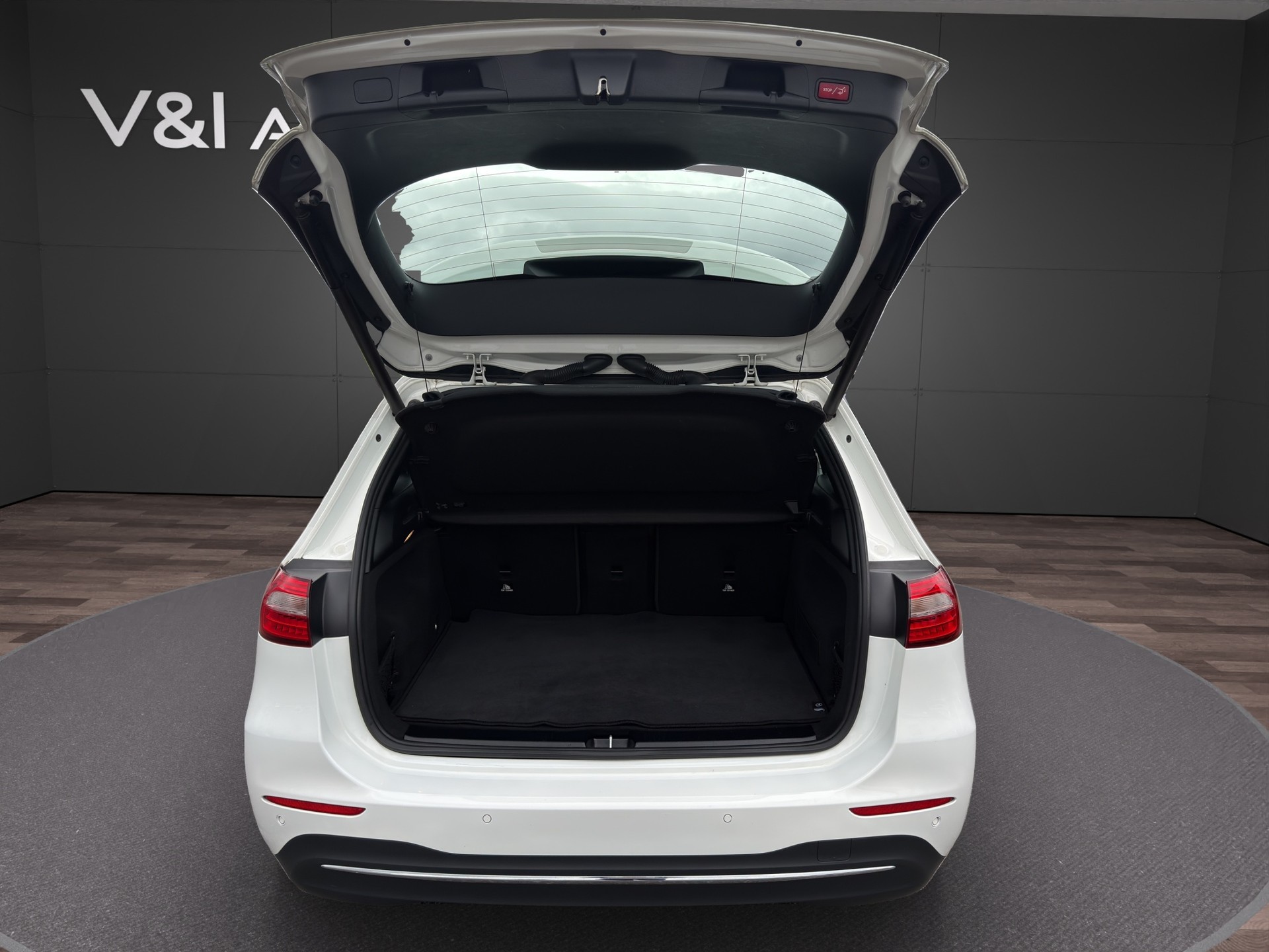 MERCEDES-BENZ B 180 SE Line 7G-DCT-image-23