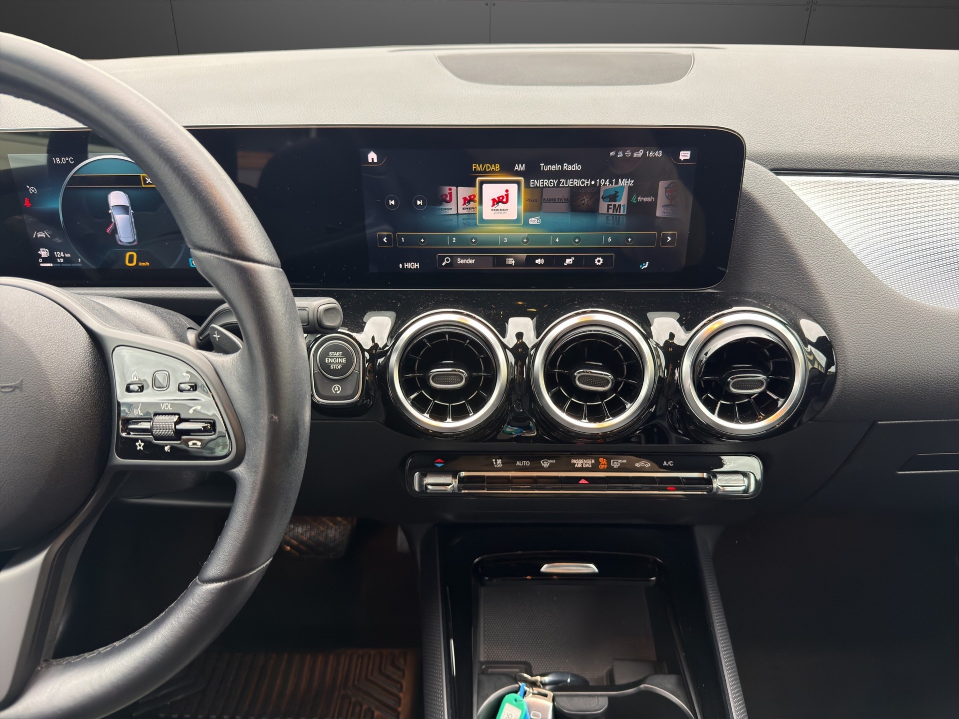MERCEDES-BENZ B 180 SE Line 7G-DCT-image-12